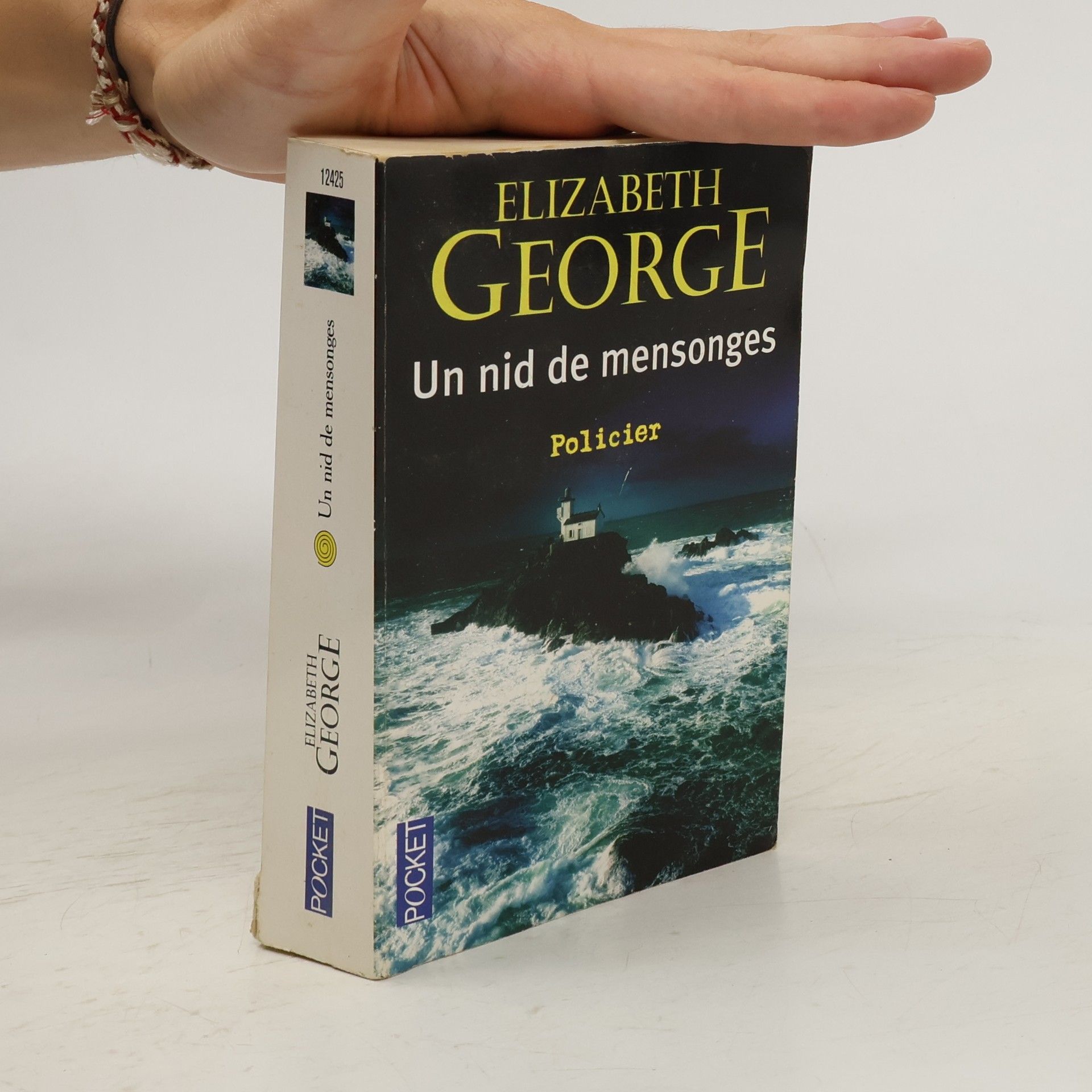 Elizabeth George Un nid de mensonges
