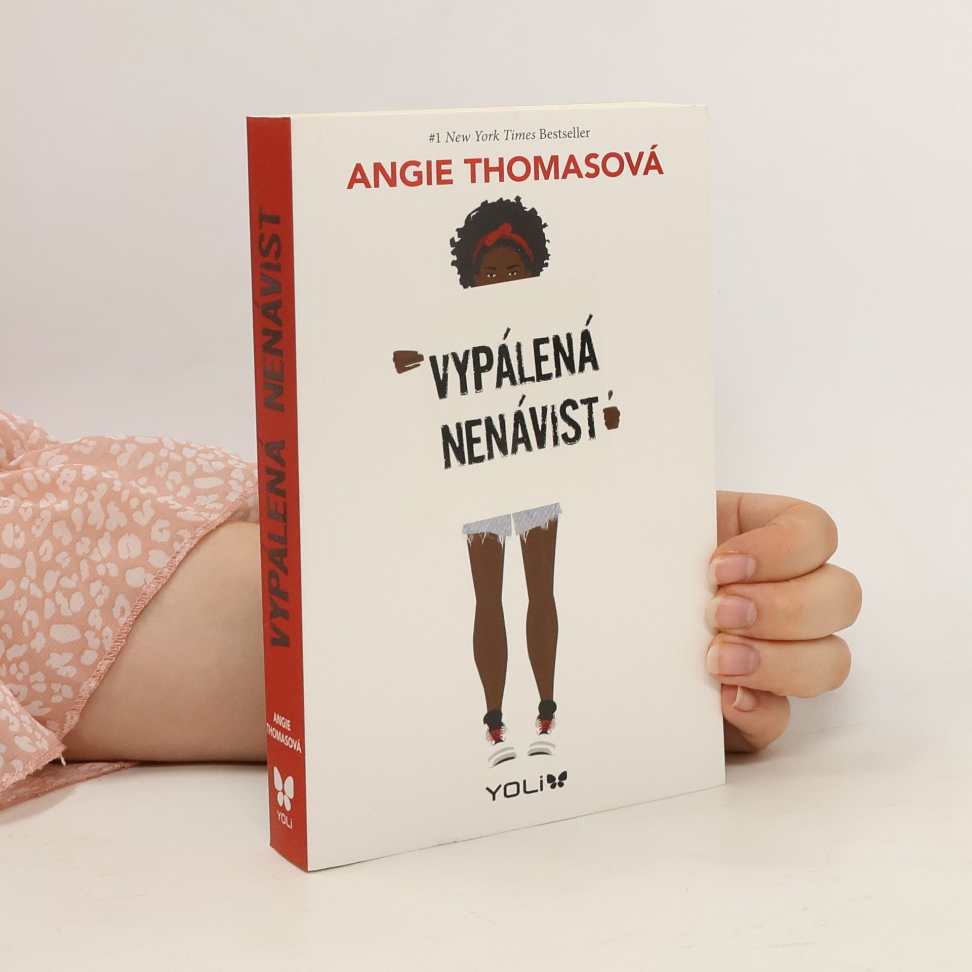 Angie Thomas Vypálená nenávist