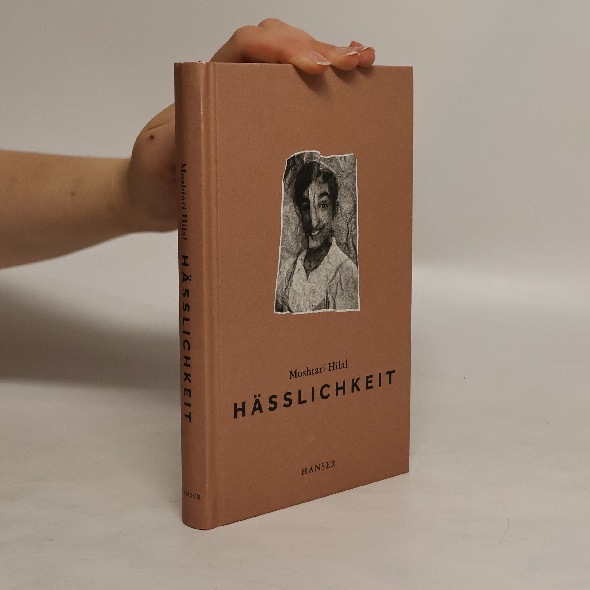 Moshtari Hilal Hässlichkeit