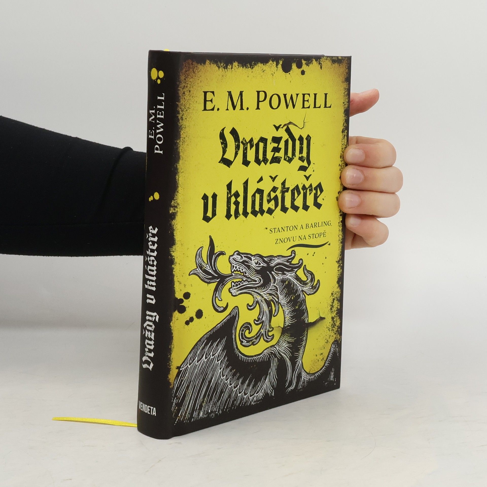E. M. Powell Vraždy v klášteře