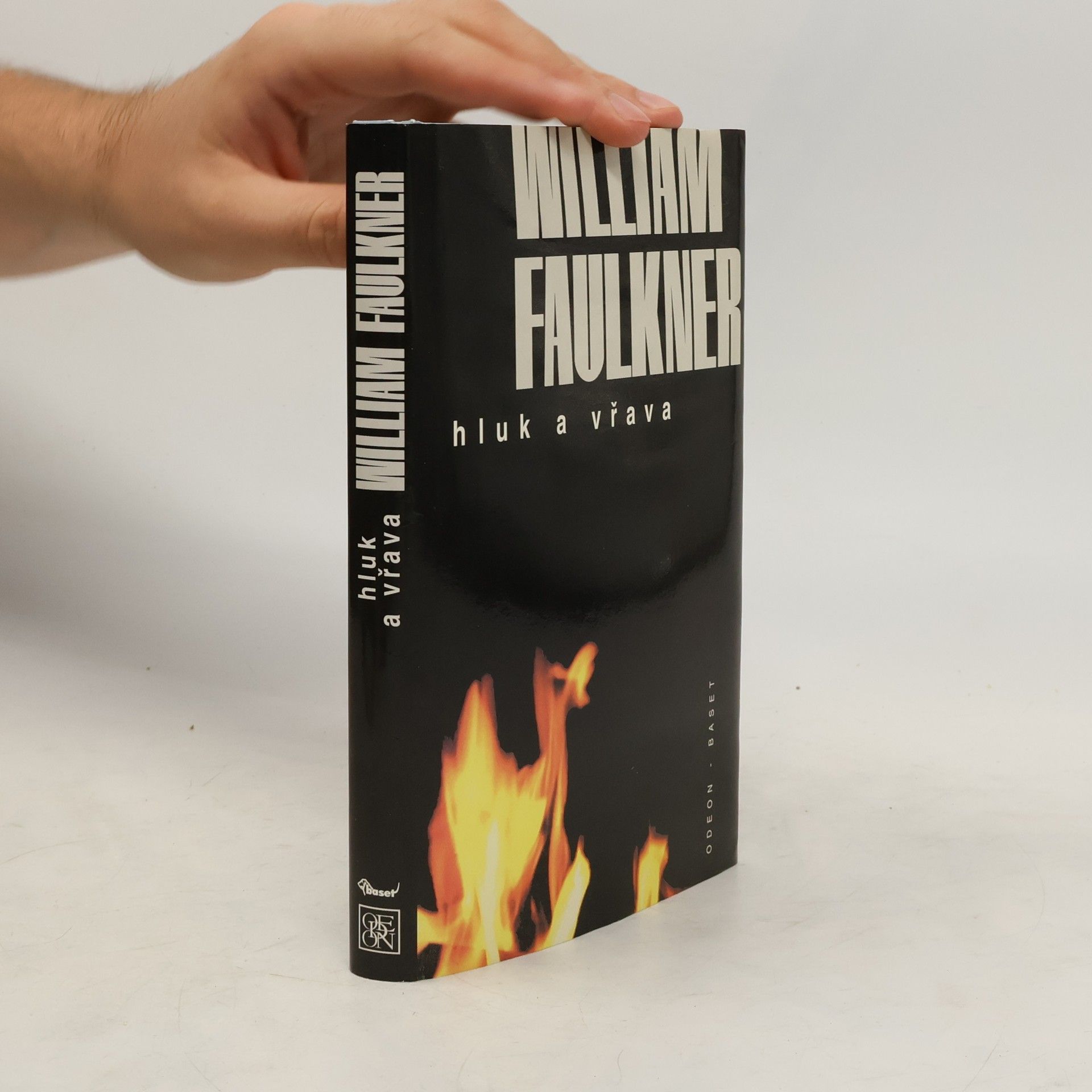 William Faulkner Hluk a vřava