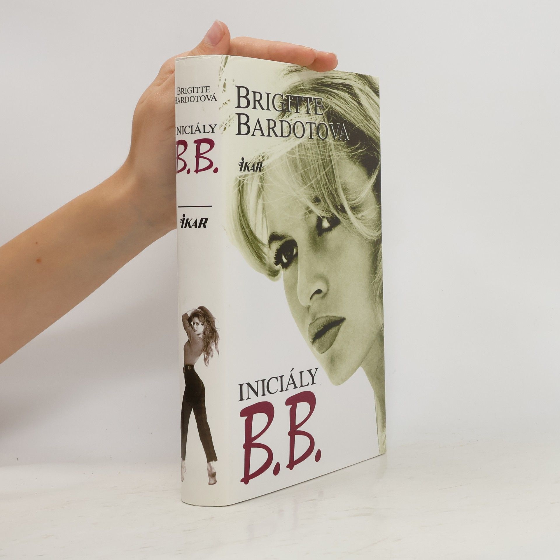 Brigitte Bardot Iniciály B.B.
