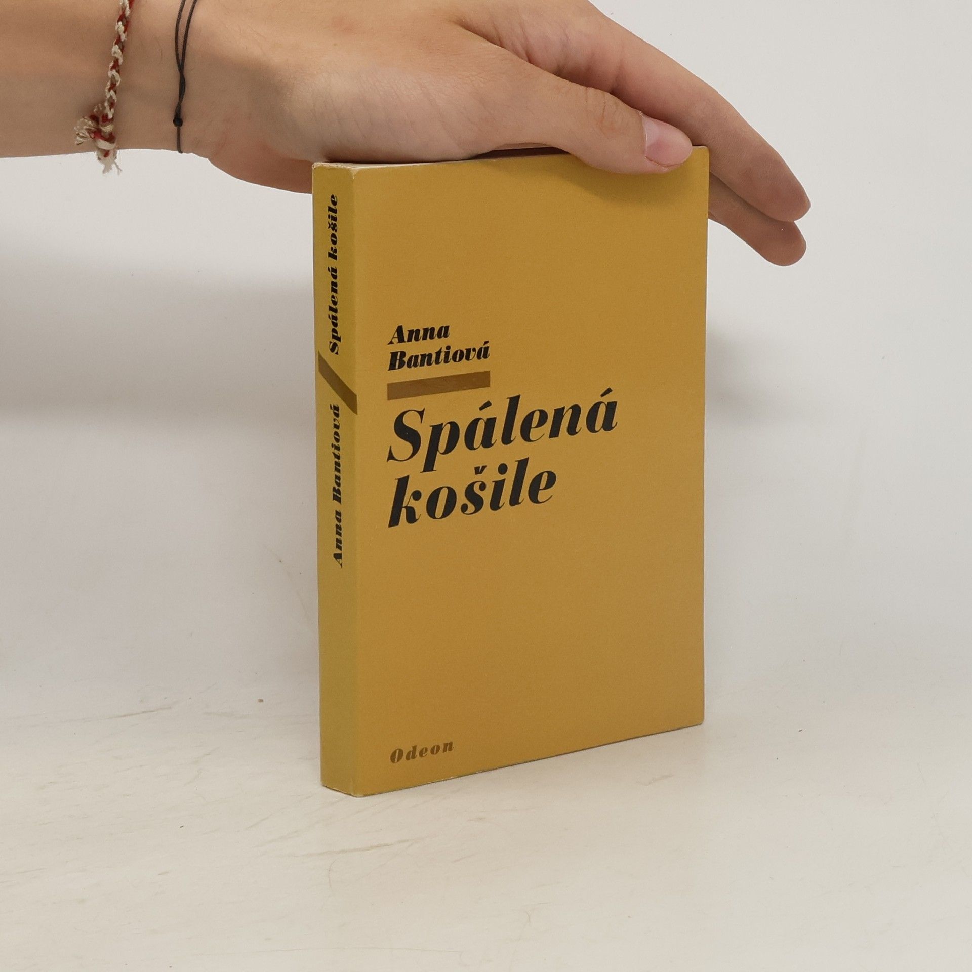 Bantiová Anna Spálená košile