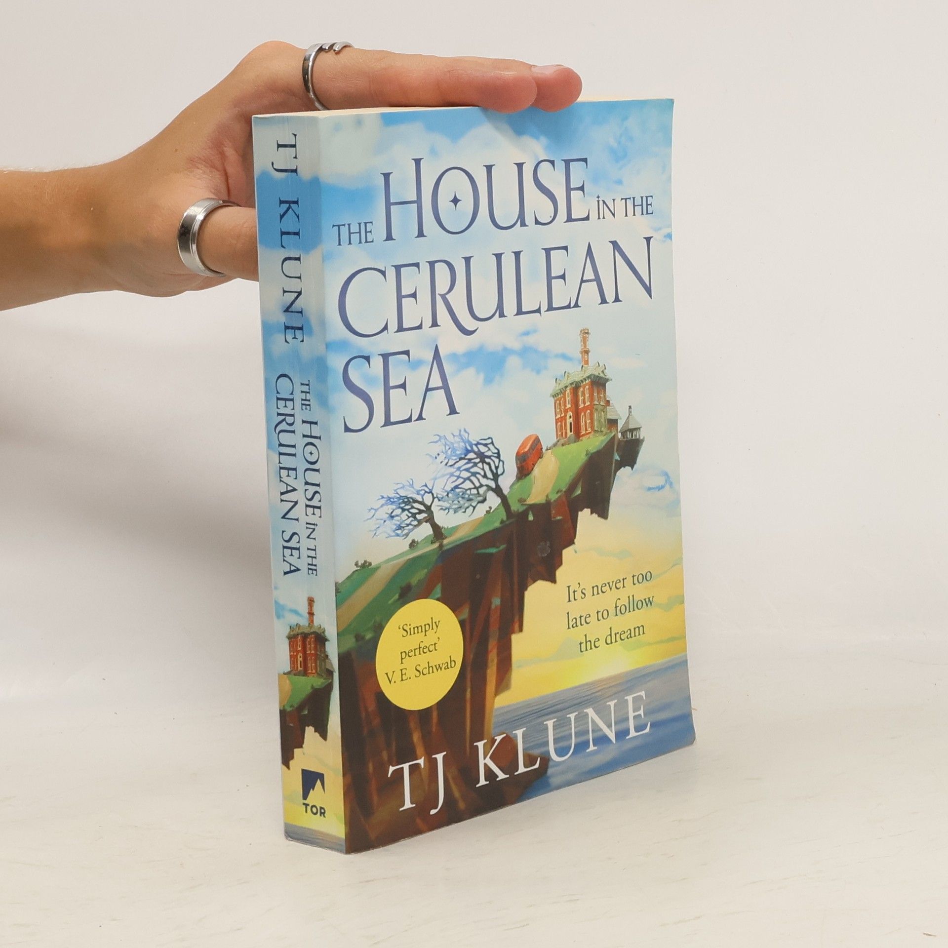 T. J. Klune The house in the Cerulean Sea