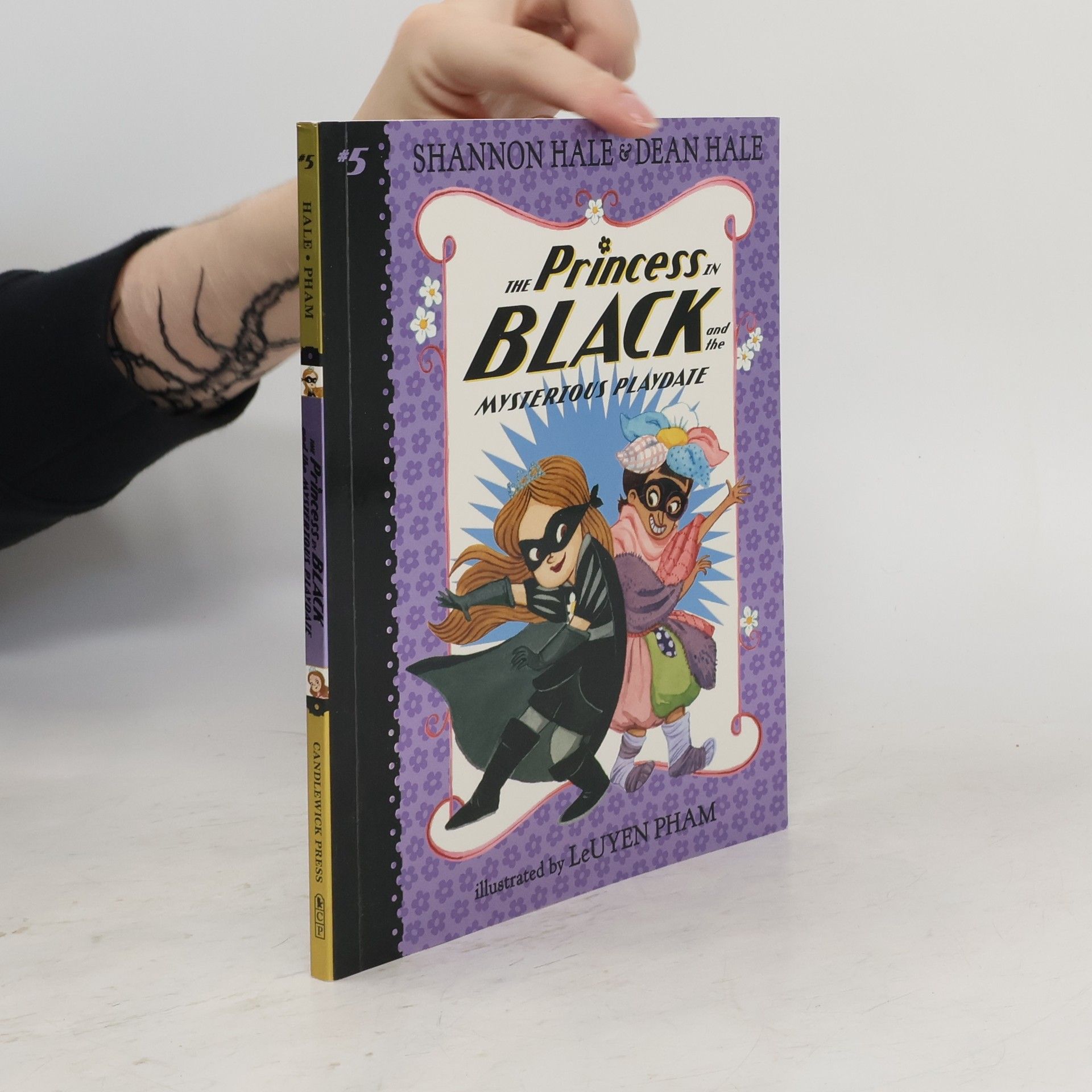 Shannon Hale The Princess in Black and the Mysterious Playdate