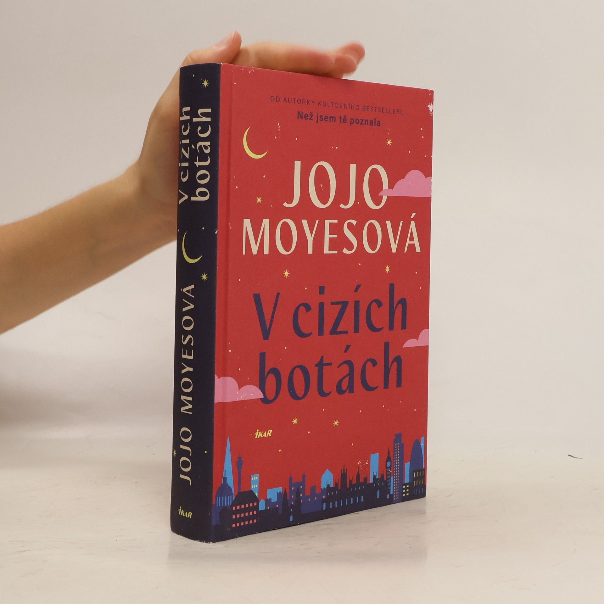 Jojo Moyes V cizích botách