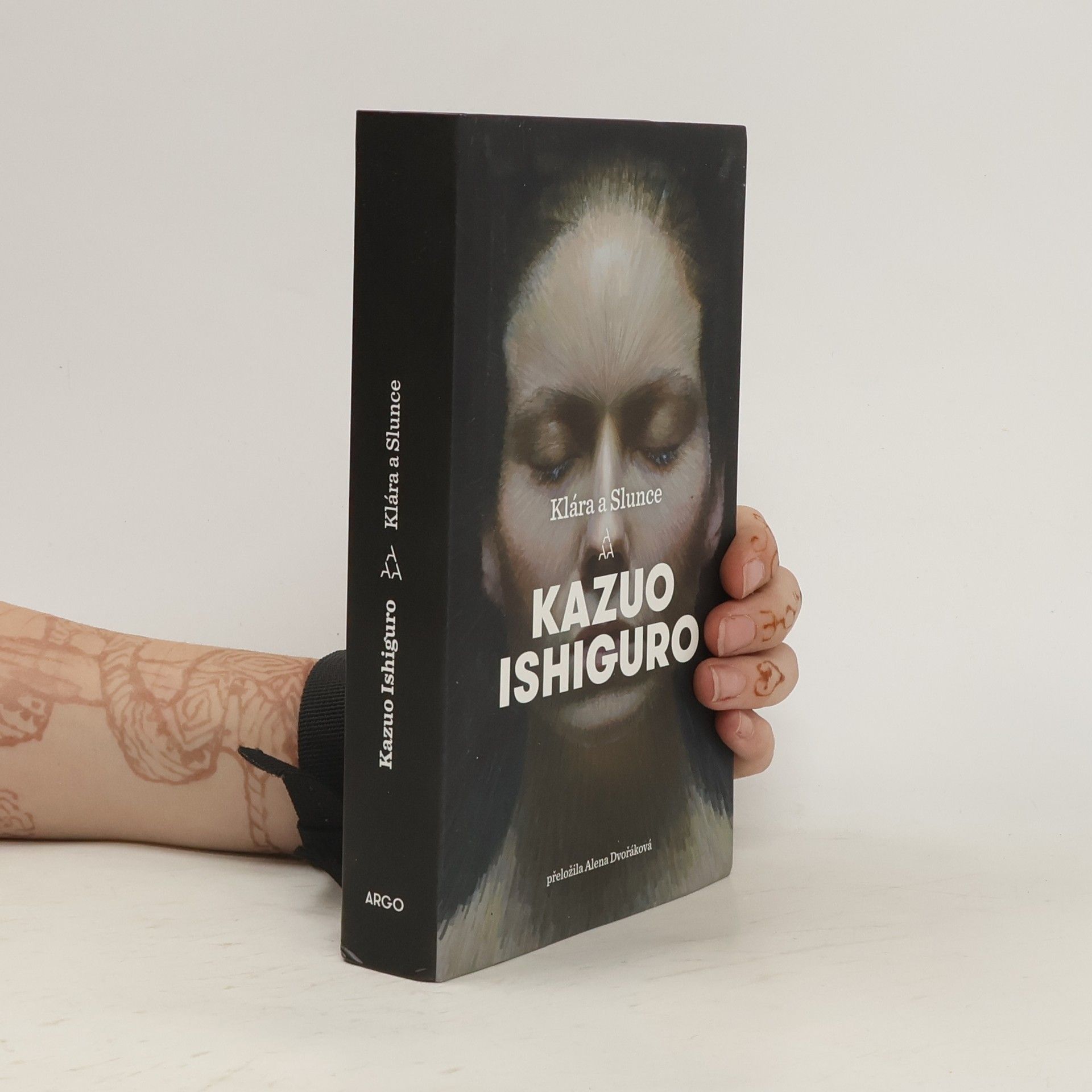 Kazuo Ishiguro Klára a Slunce
