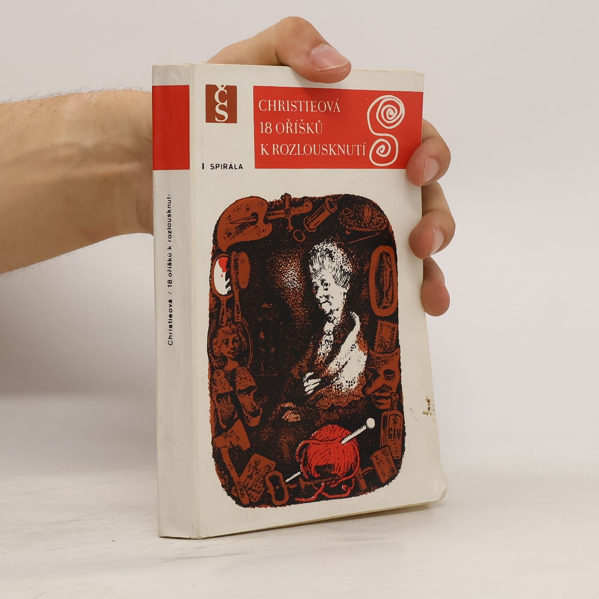 Agatha Christie 18 oříšků k rozlousknutí