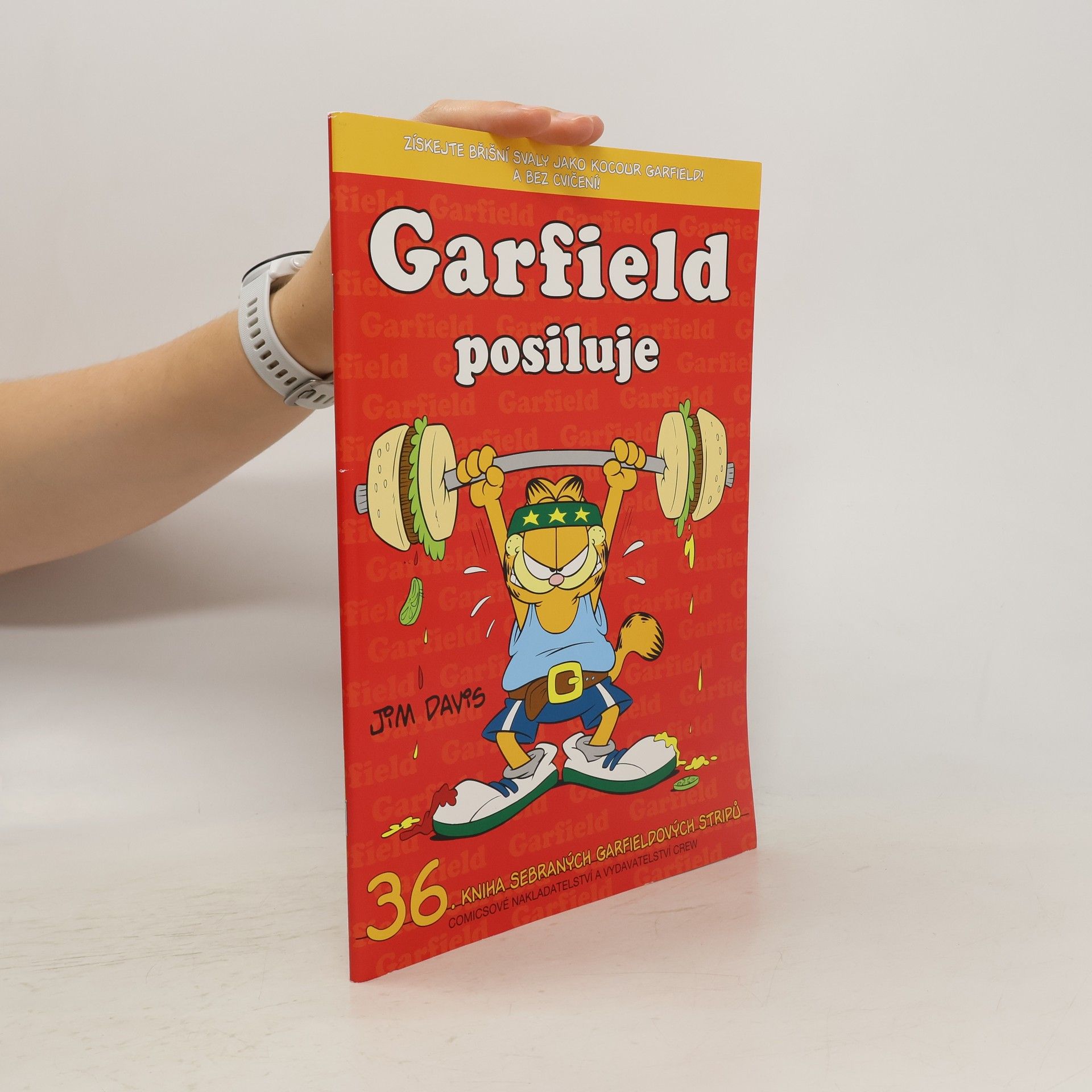 Jim Davis Garfield posiluje