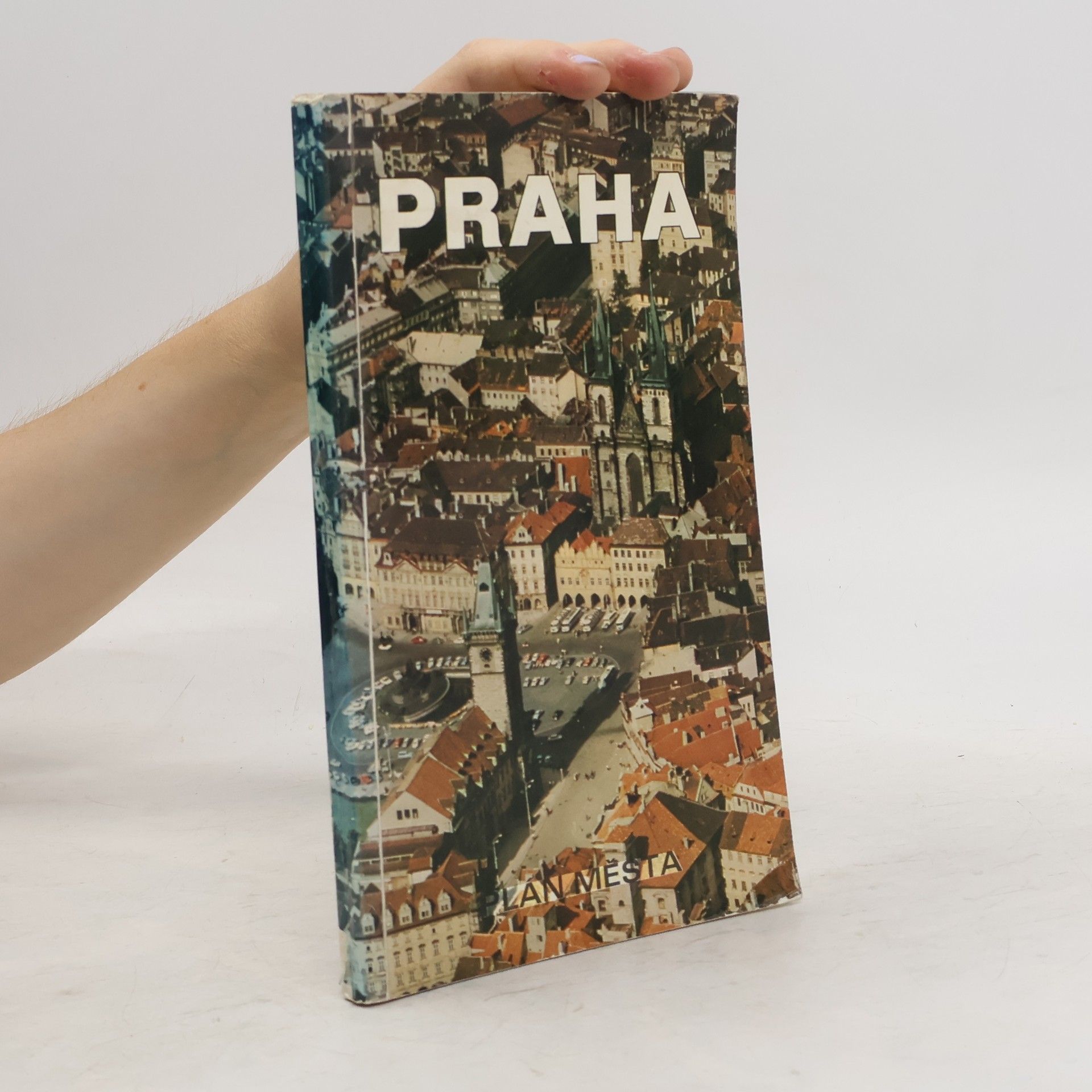 AA.VV. Praha. Plán města