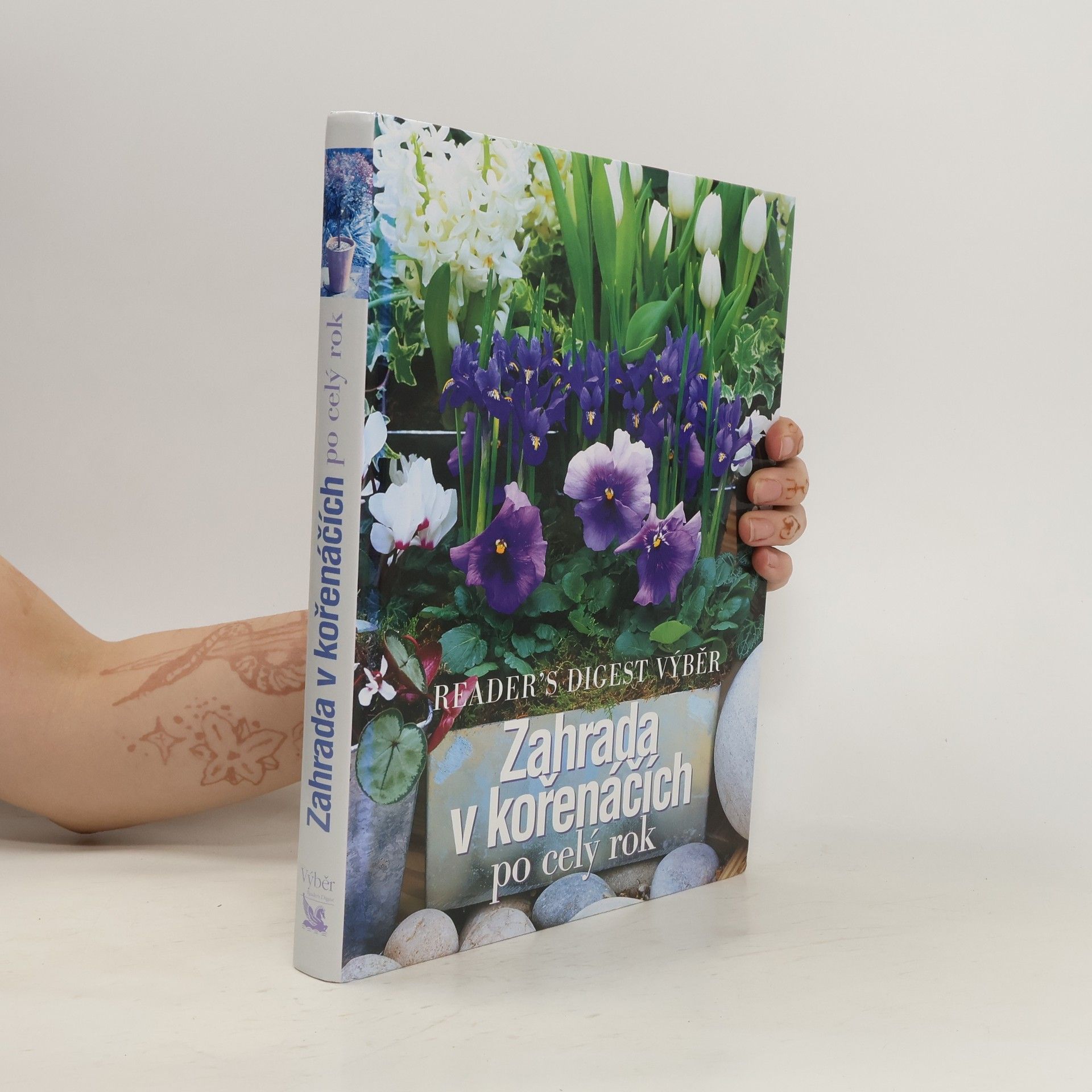 Kolektiv autorů Zahrada v kořenáčích po celý rok