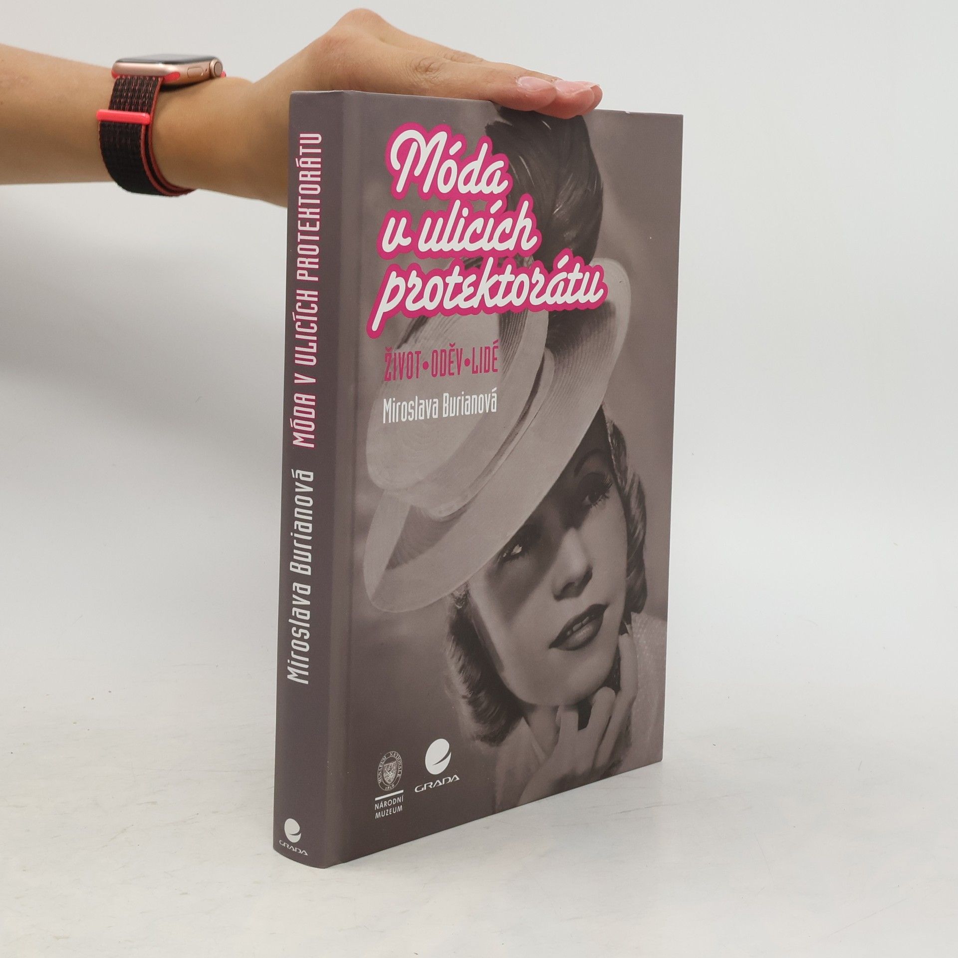 Miroslava Burianová Móda v ulicích protektorátu