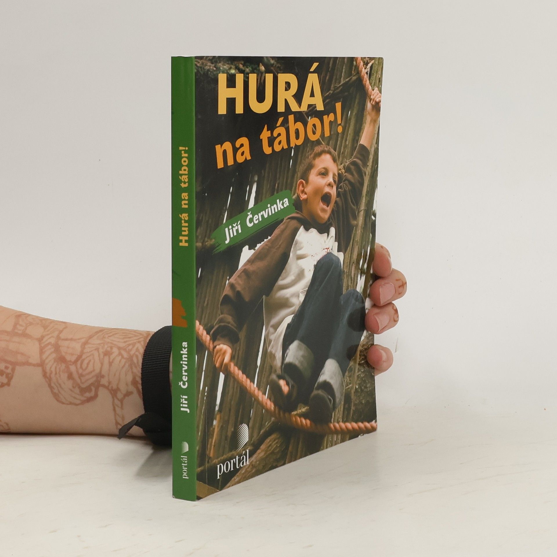 Jiří Červinka Hurá na tábor!	- Táborové náměty, hry a příroda