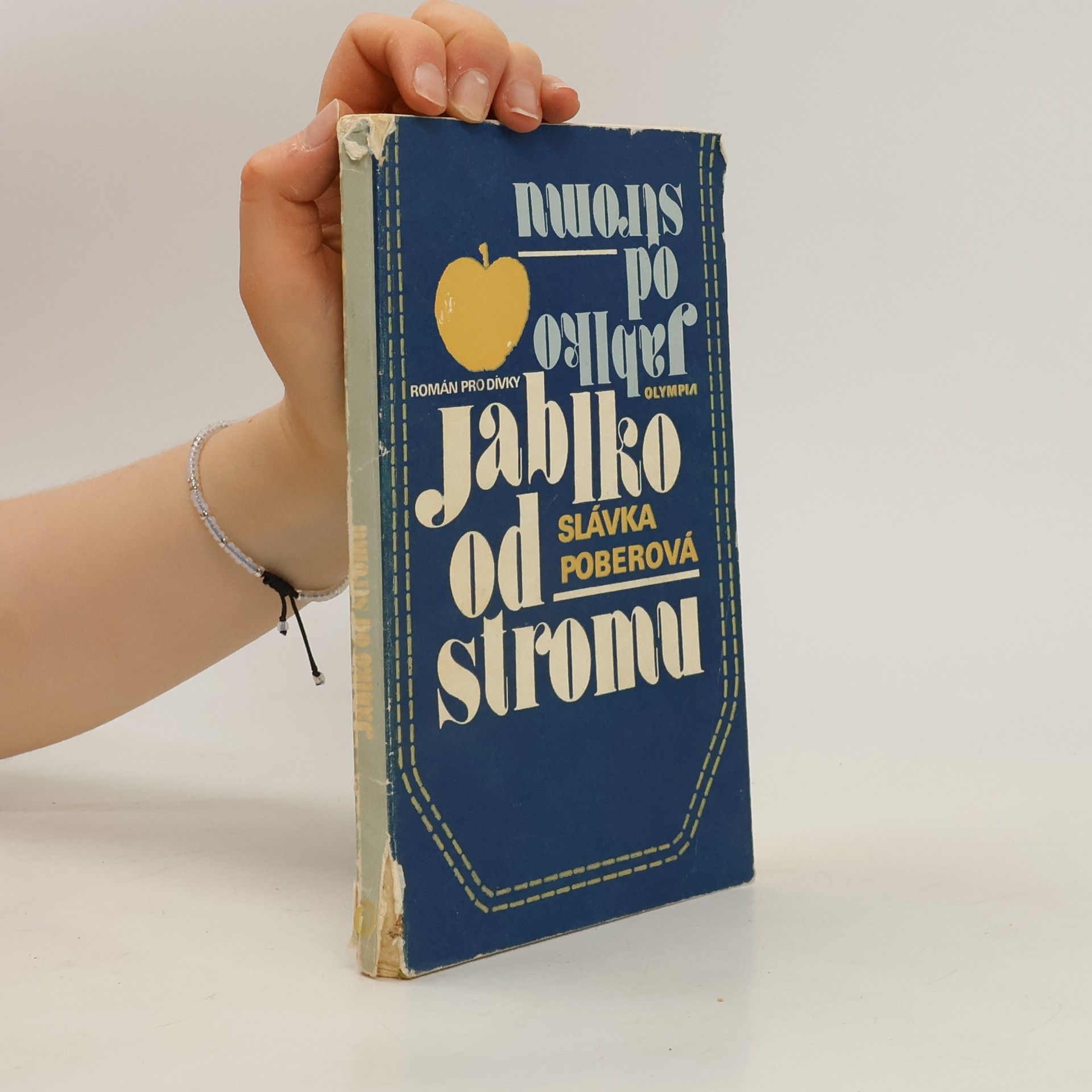 Slávka Poberová Jablko od stromu