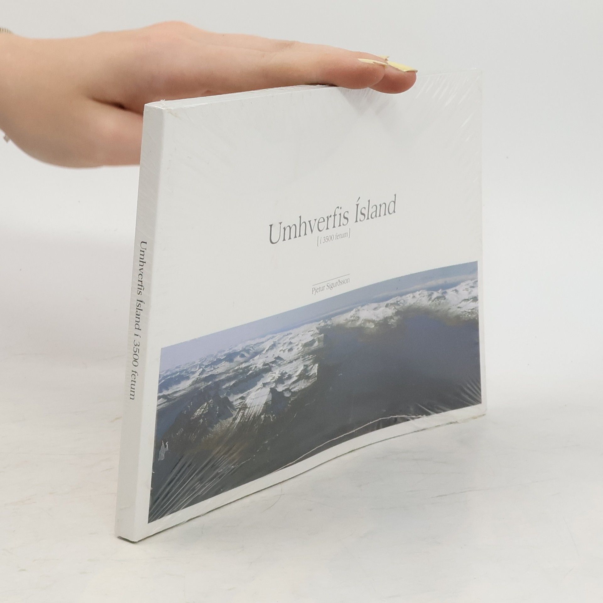 Pjetur Sigurðsson Umhverfis Ísland
