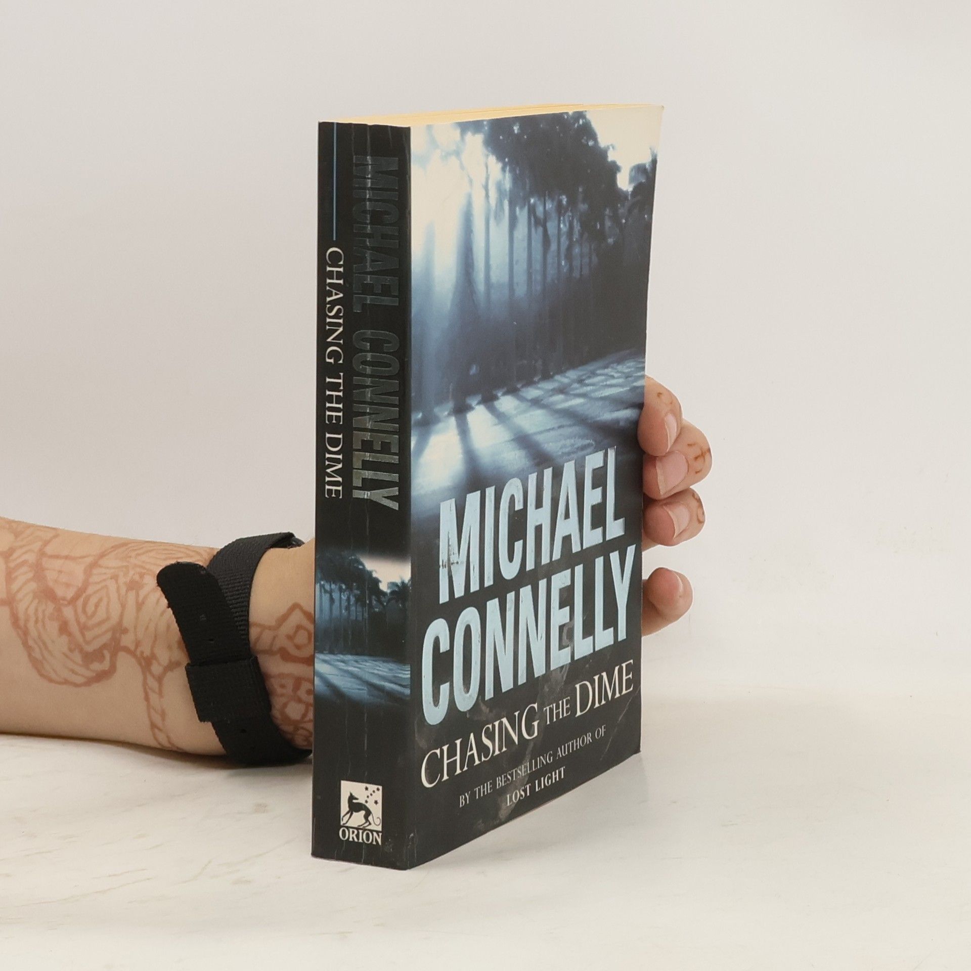 Michael Connelly Chasing the dime