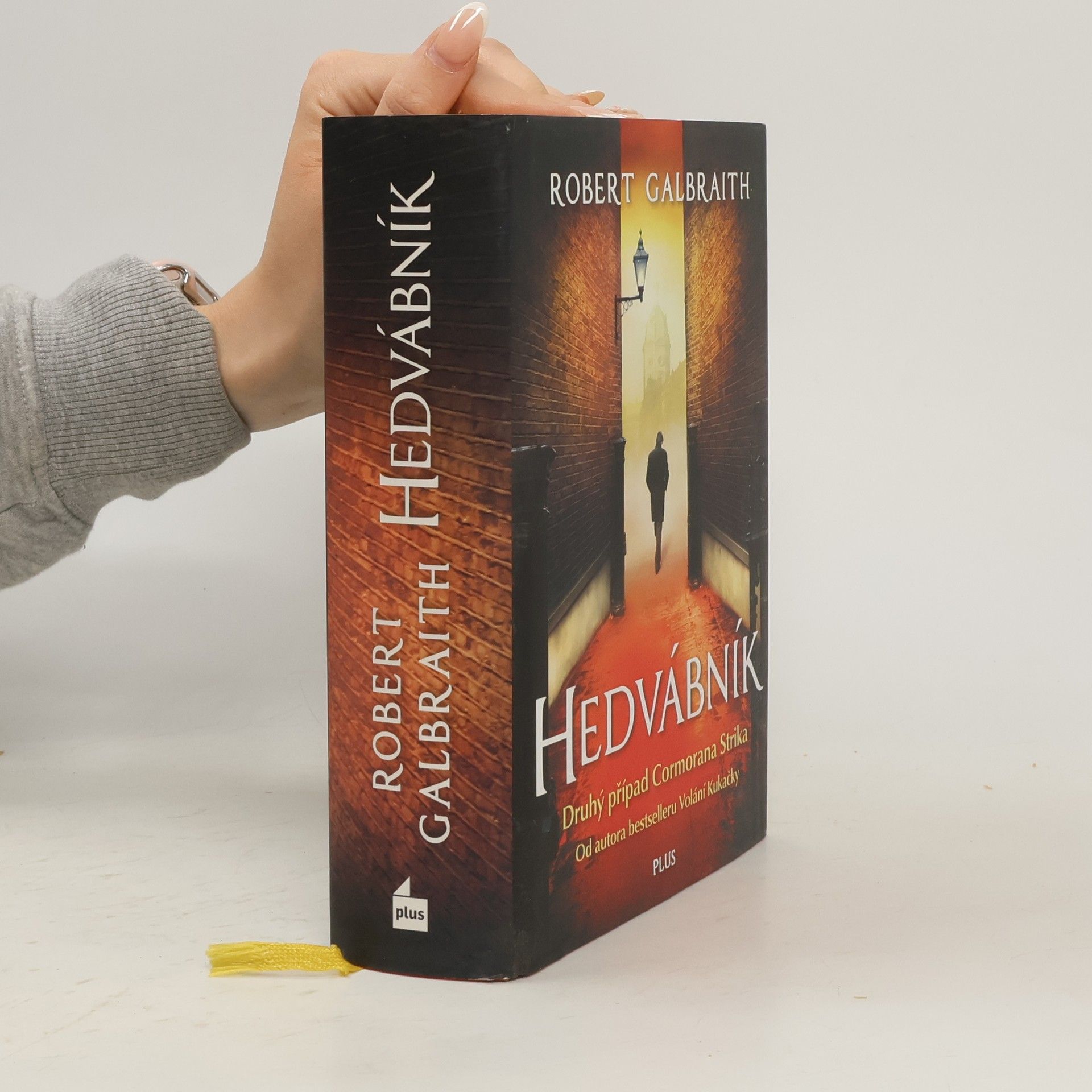 J. K. Rowling Hedvábník