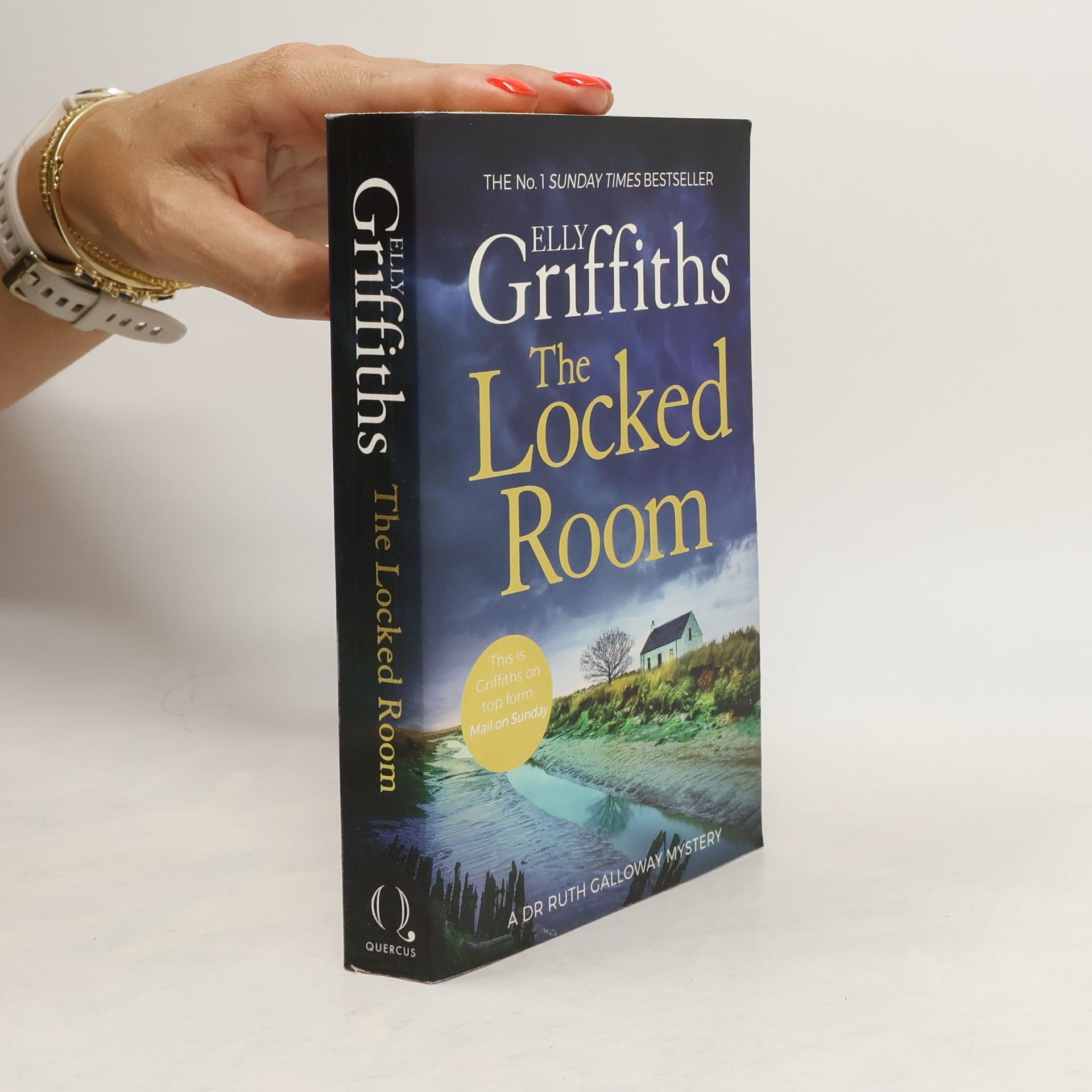 Elly Griffiths The Locked Room