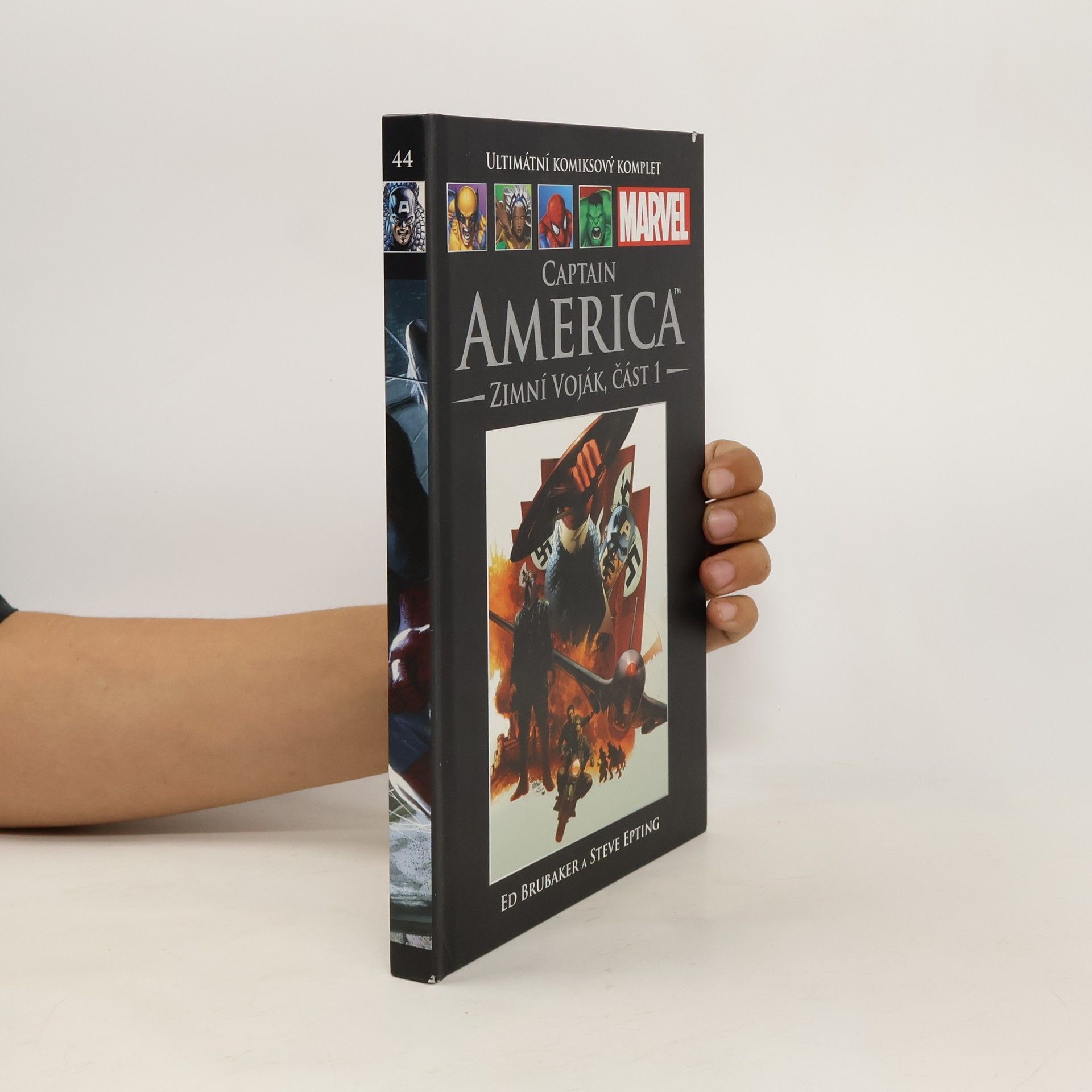 Ed Brubaker Ultimátní komixový komplet 44. Captain America. Zimní voják 1