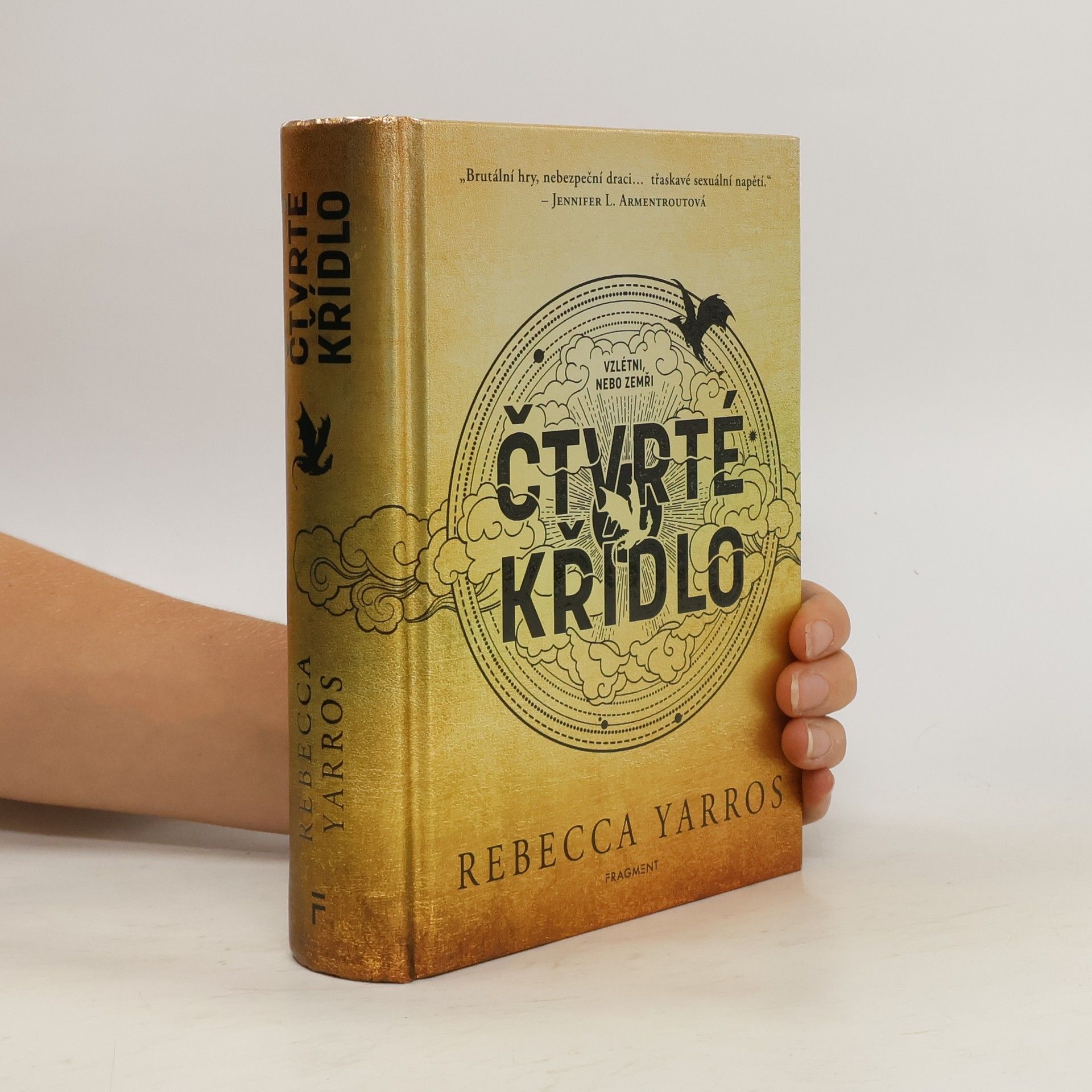 Rebecca Yarros Čtvrté křídlo