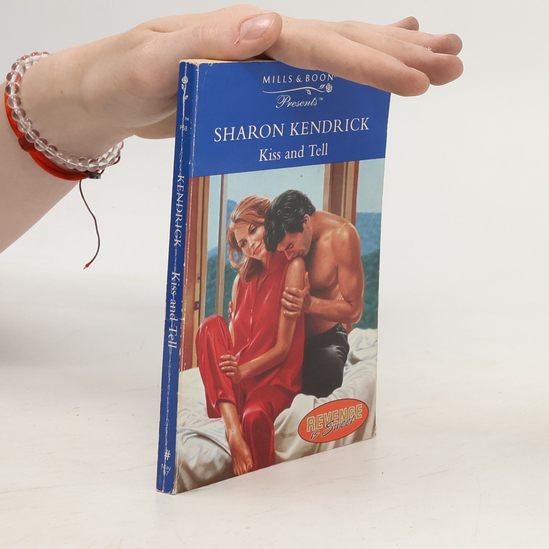 Sharon Kendrick Kiss and tell