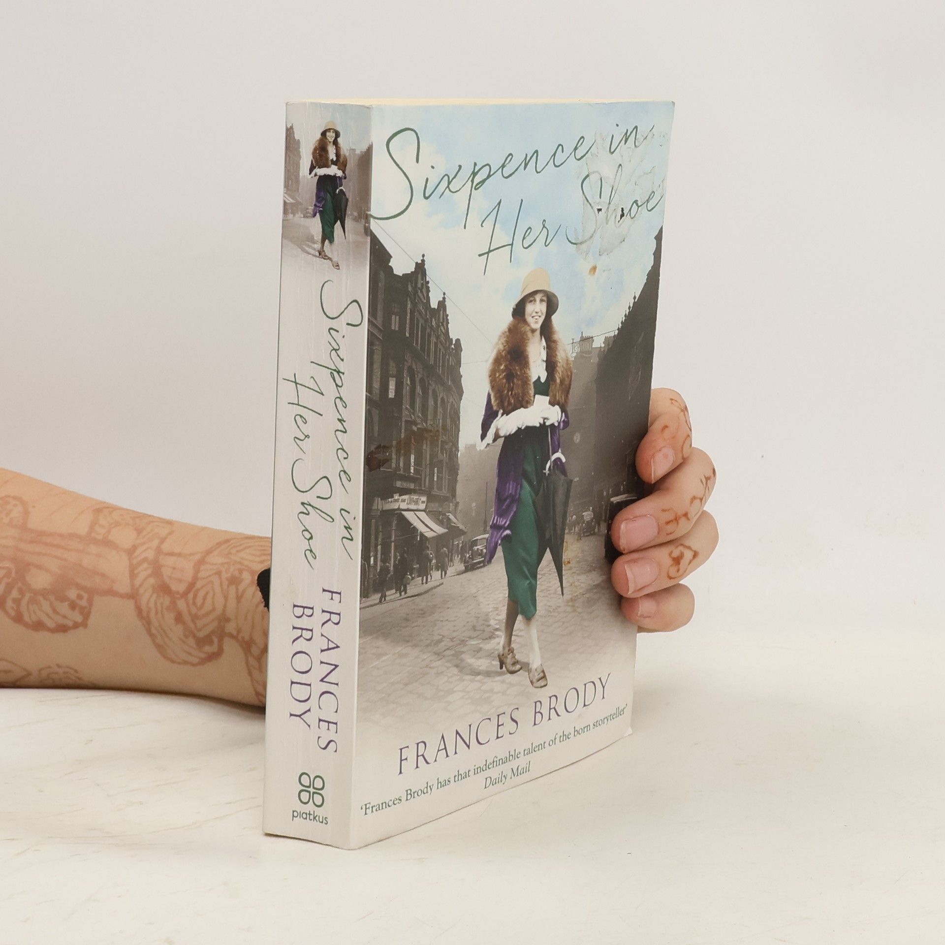 Frances Brody Sixpence in Her Shoe