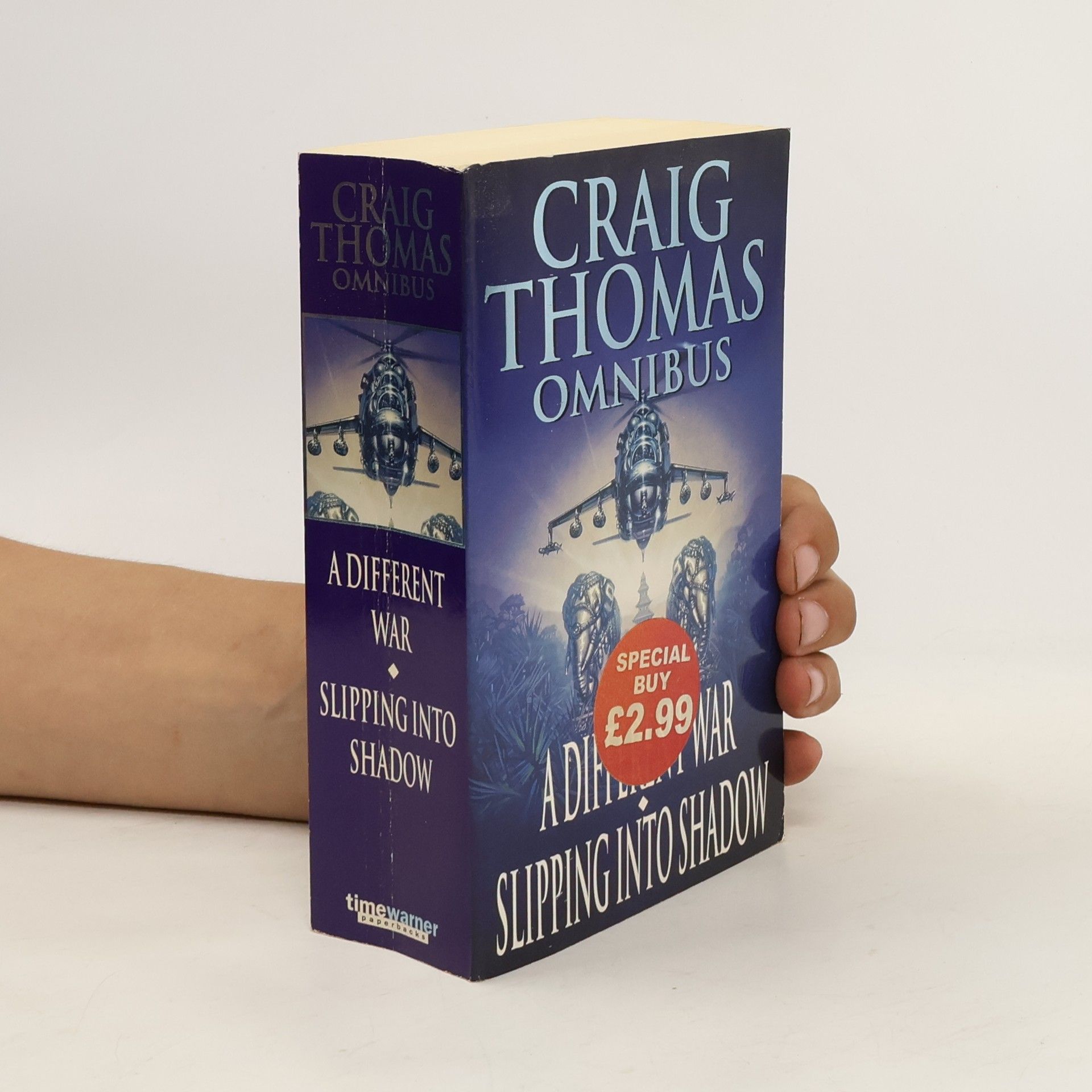 Craig Thomas A Different War. Slipping Into Shadow