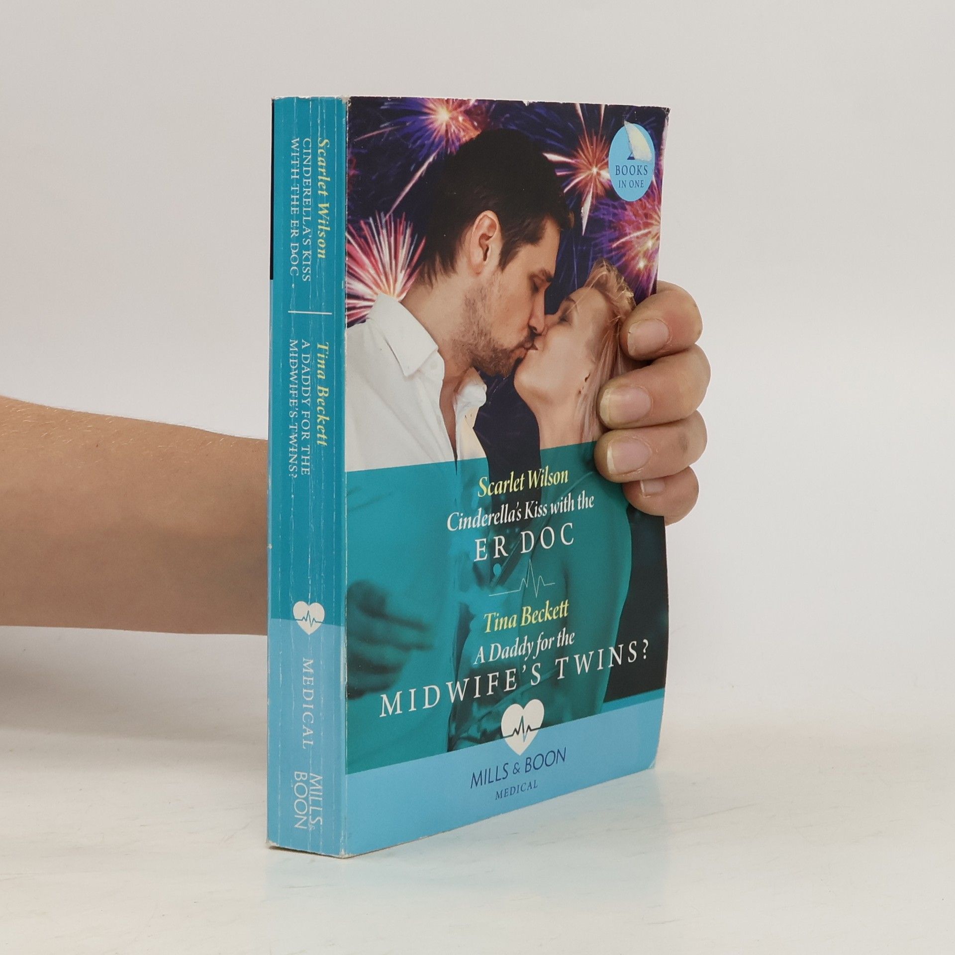 Scarlet Wilson Cinderella's Kiss With The Er Doc / A Daddy For The Midwife’s Twins?