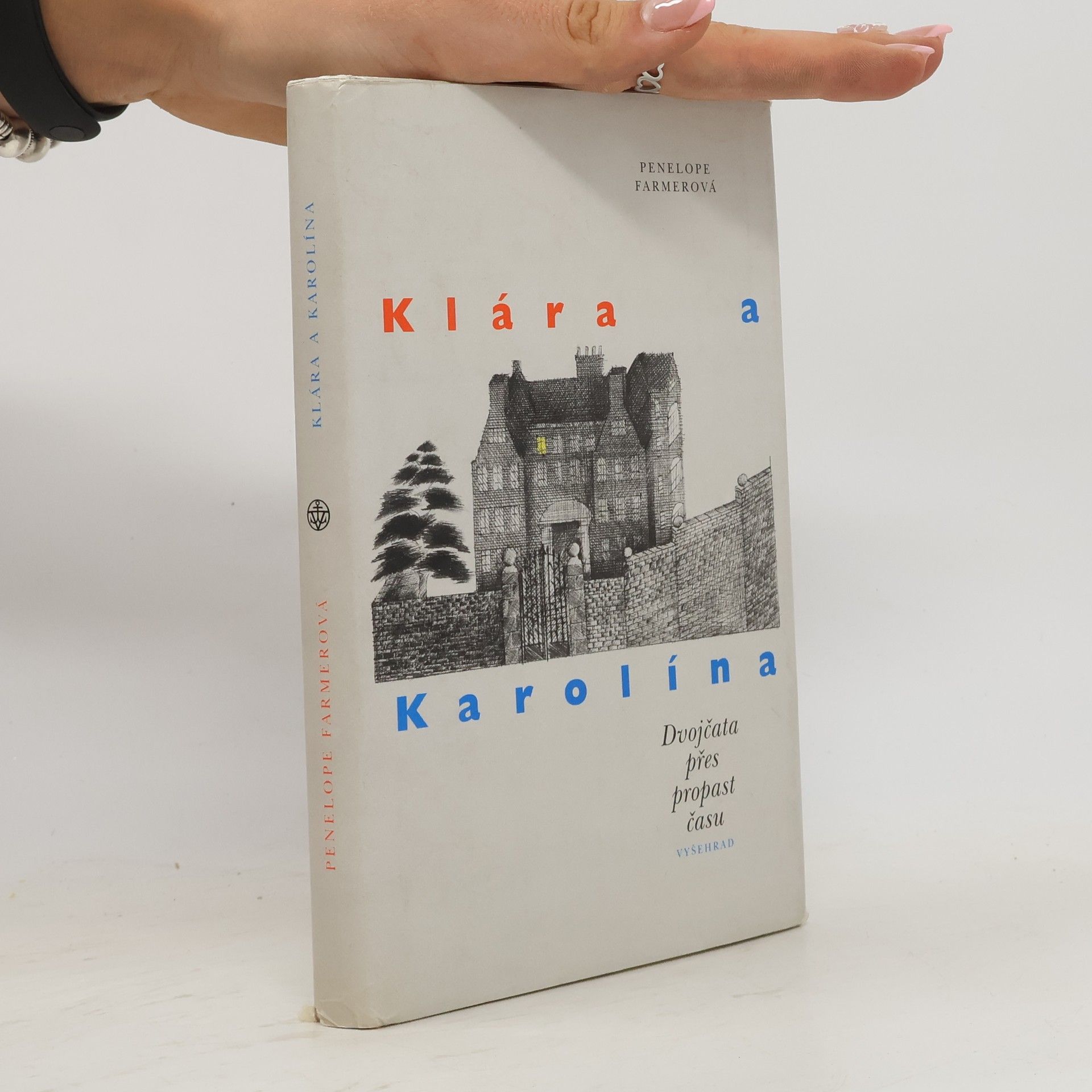 Penelope Farmer Klára a Karolína: dvojčata přes propast času
