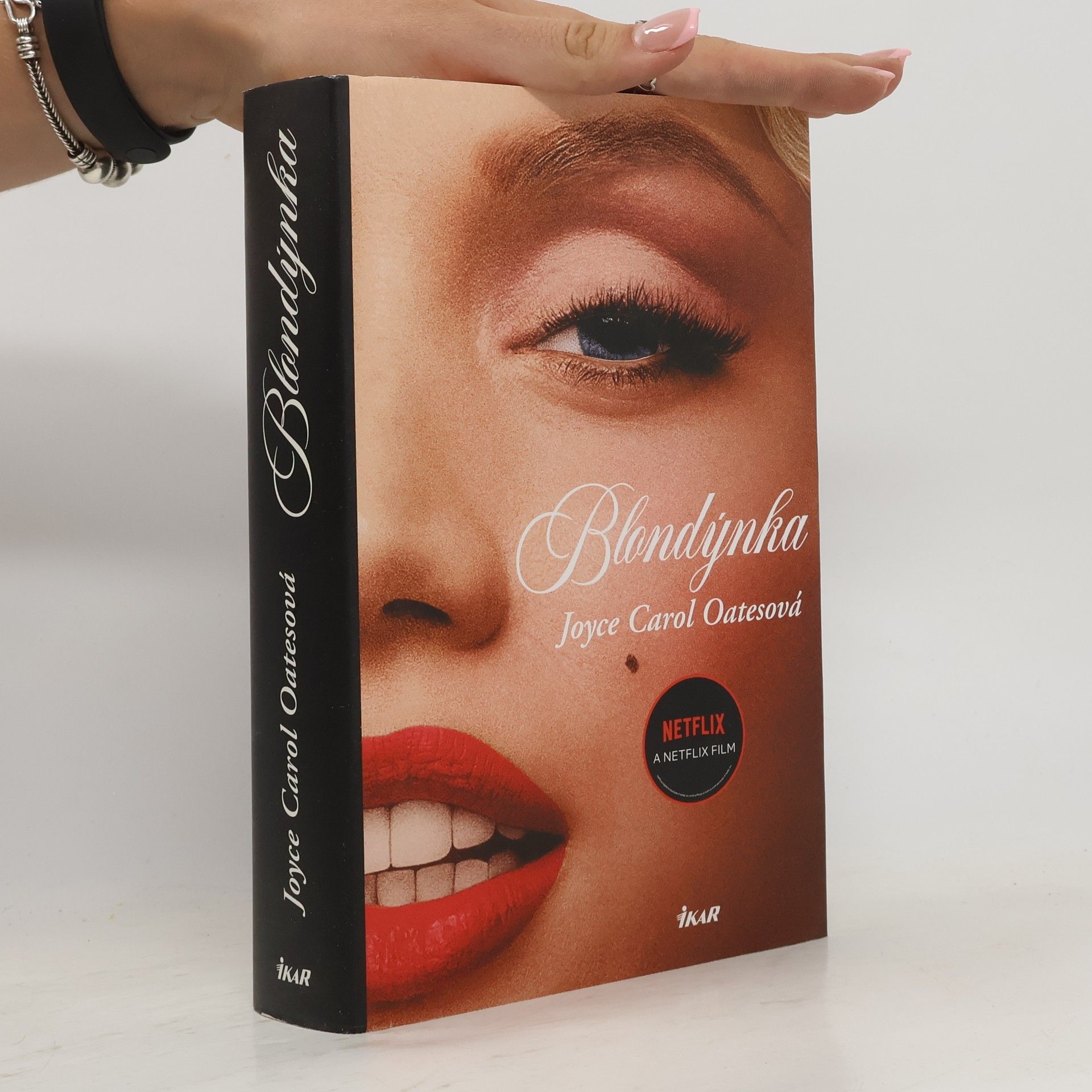 Joyce Carol Oates Blondýnka