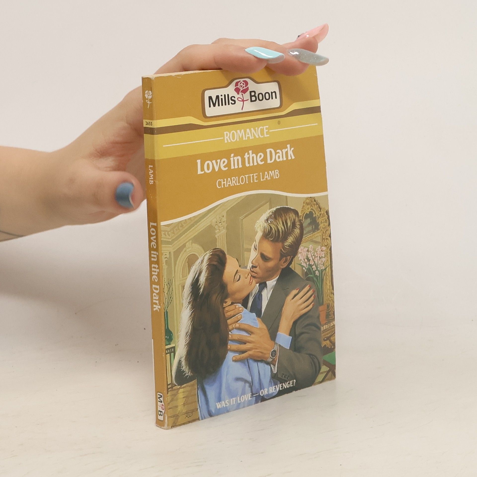 Charlotte Lamb Love in the Dark