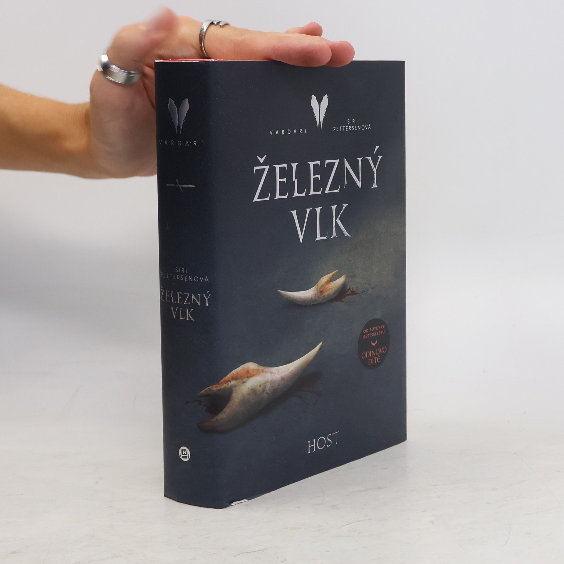Siri Pettersen Vardari. Železný vlk