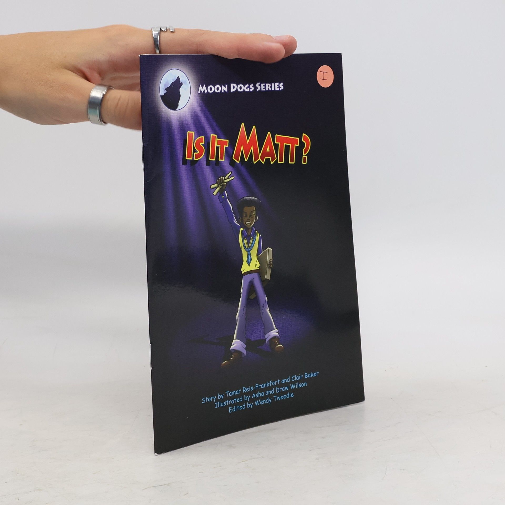 Phonic Books Phonic Books Moon Dogs Set 1. Is It Matt?