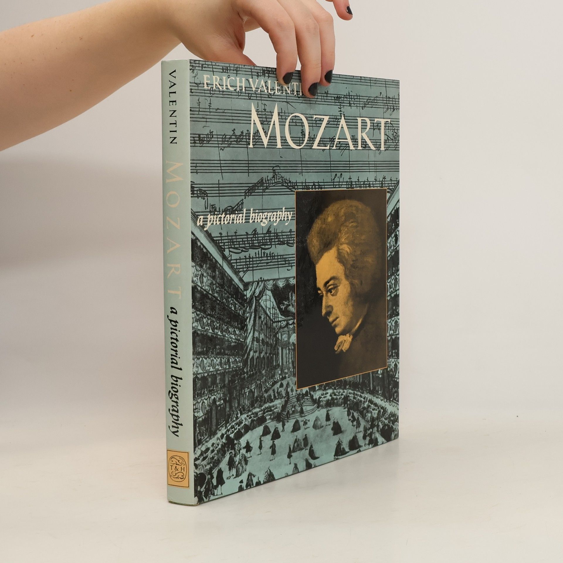 Erich Valentin Mozart. A Pictorial Biography