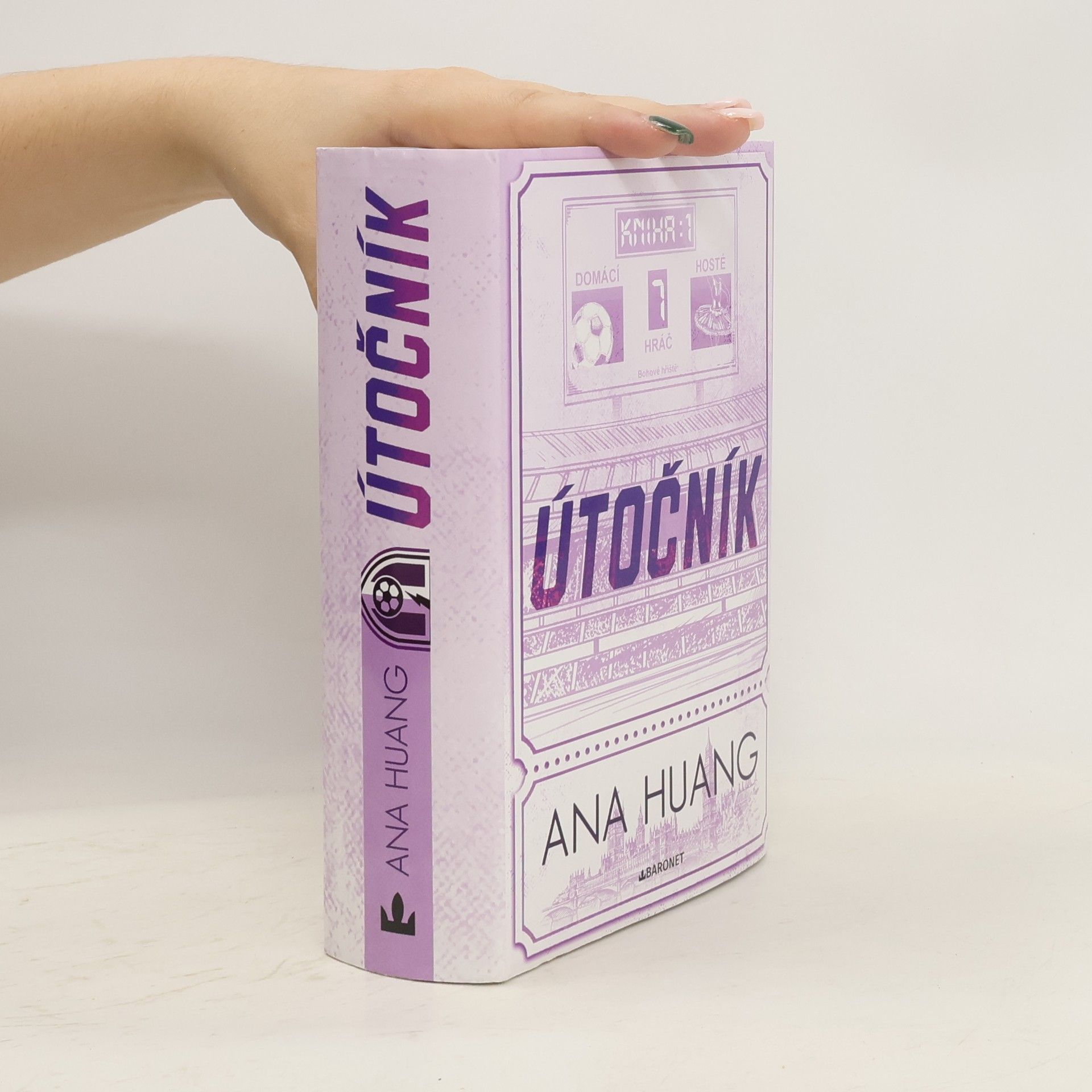 Ana Huang Útočník