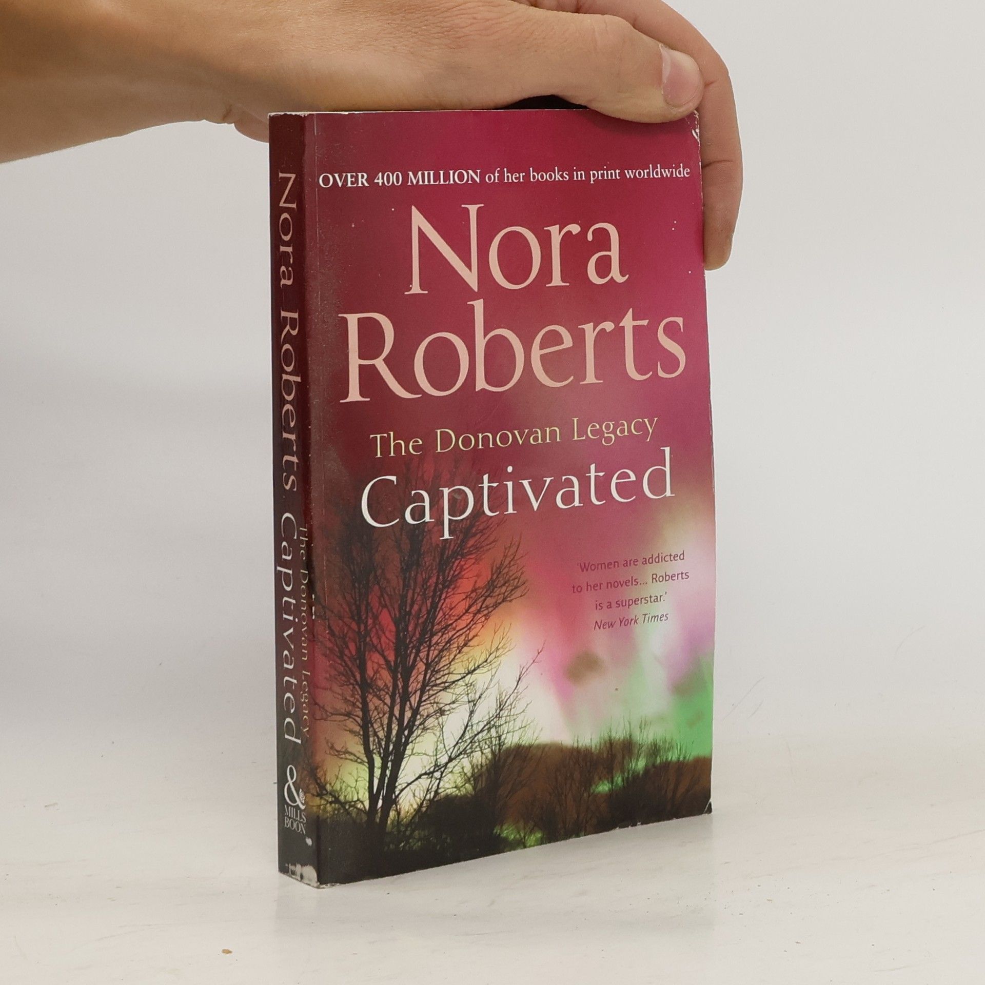 Nora Roberts Captivated