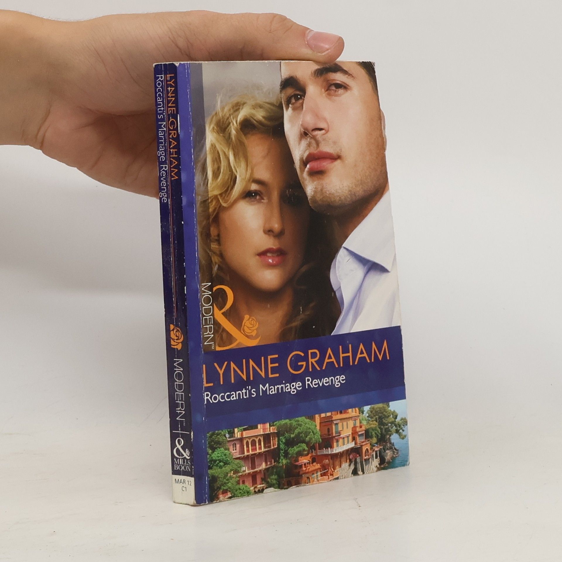 Lynne Graham Roccanti's Marriage Revenge