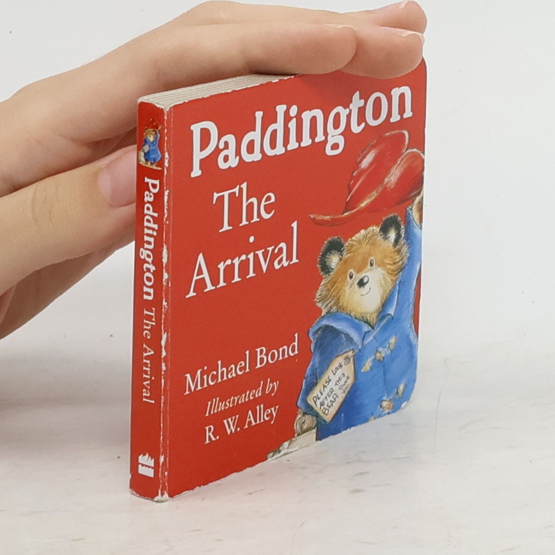 Michael Bond Paddington. The Arrival