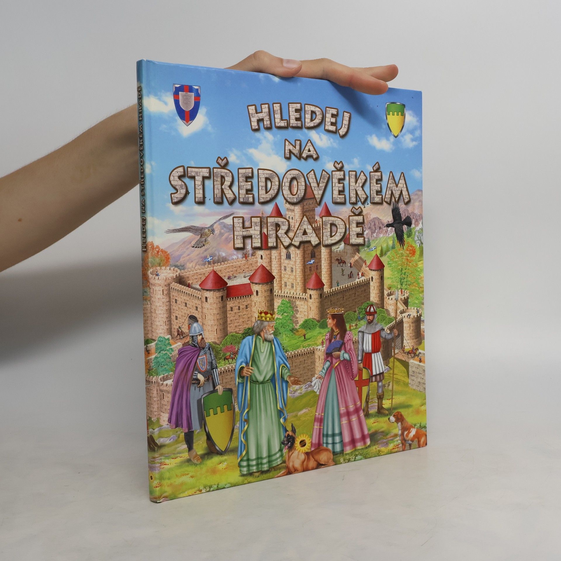 Francisca Valiente Hledej na středověkém hradě