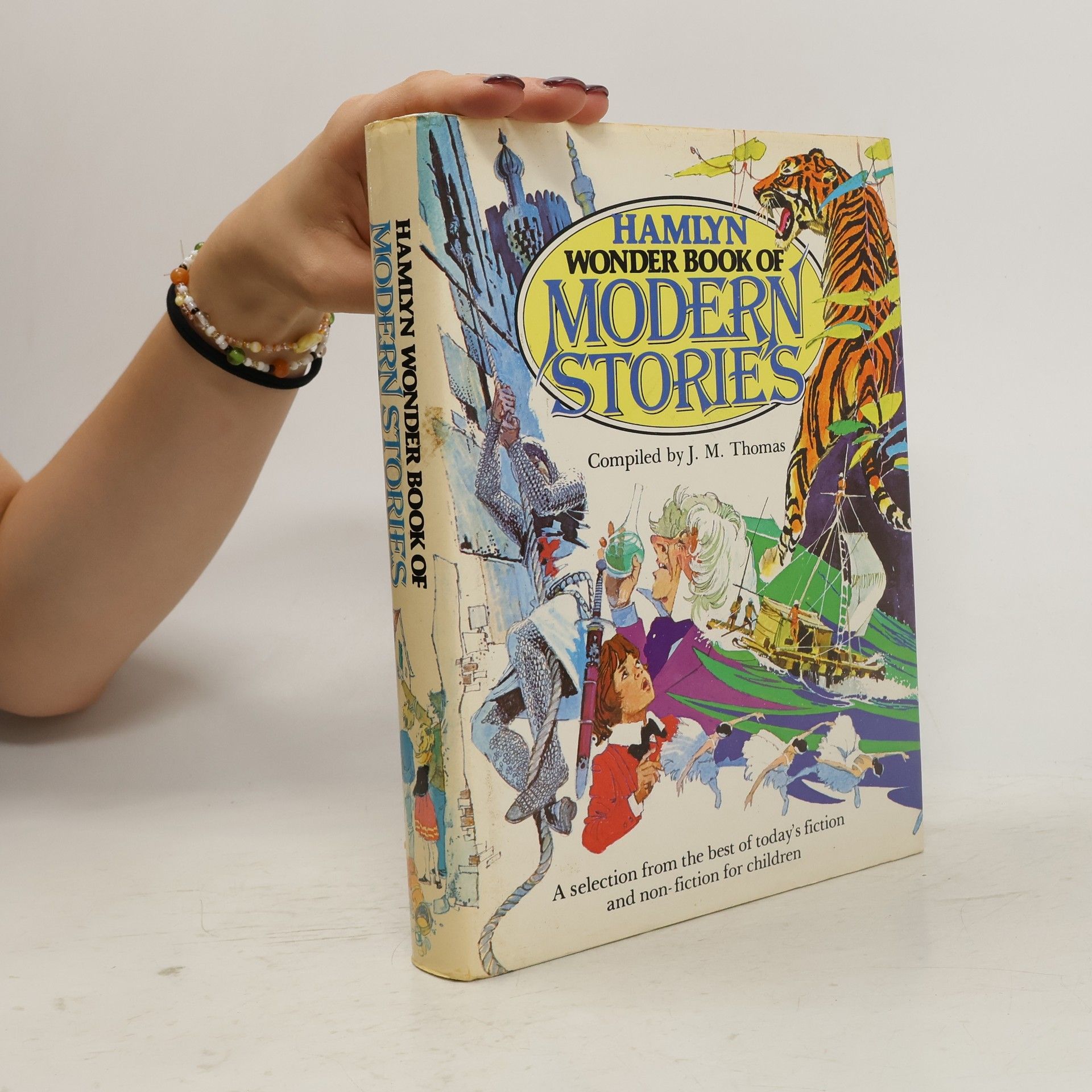 Collective Hamlyn Wonder Book of Modern Stories