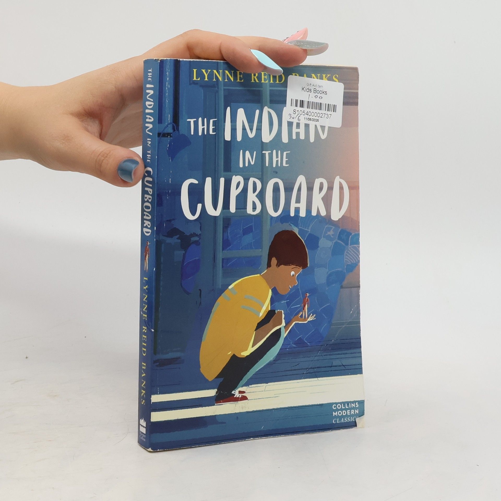 Lynne Reid Banks Indian in the Cupboard. Der Indianer im Küchenschrank, englische Ausgabe
