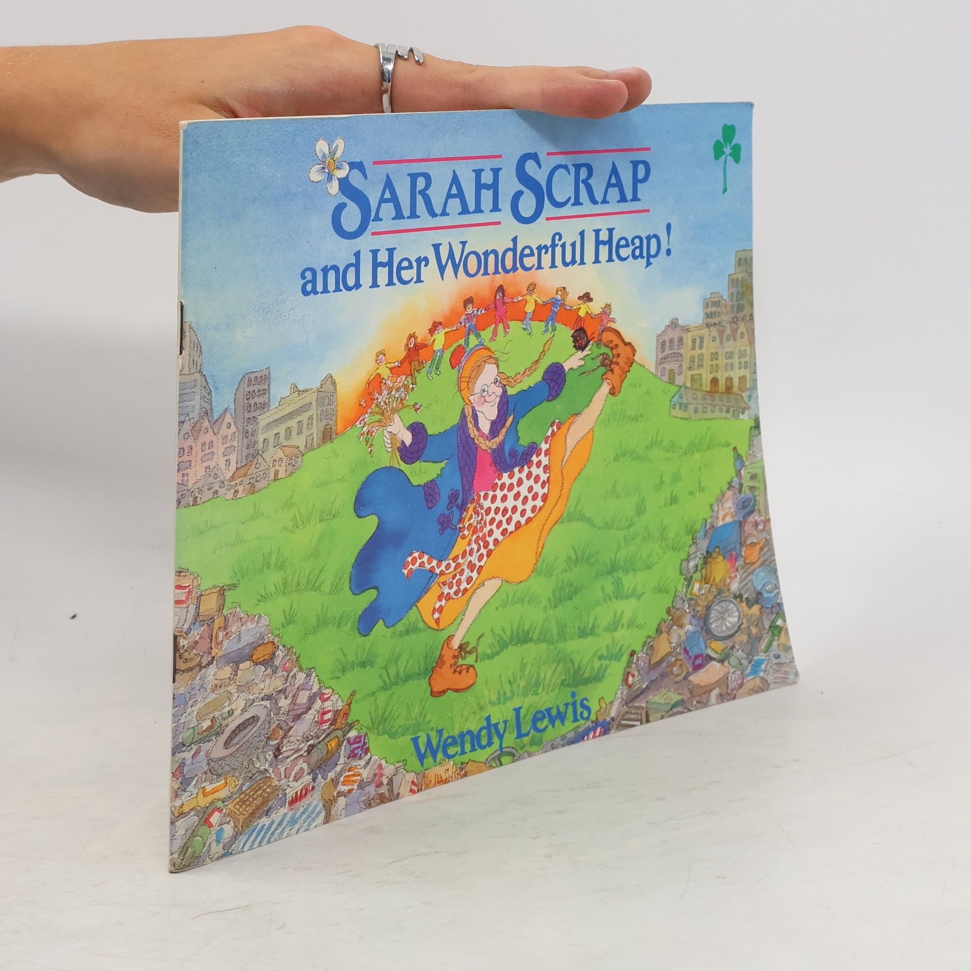 Su Swallow Sarah Scrap and Her Wonderful Heap!