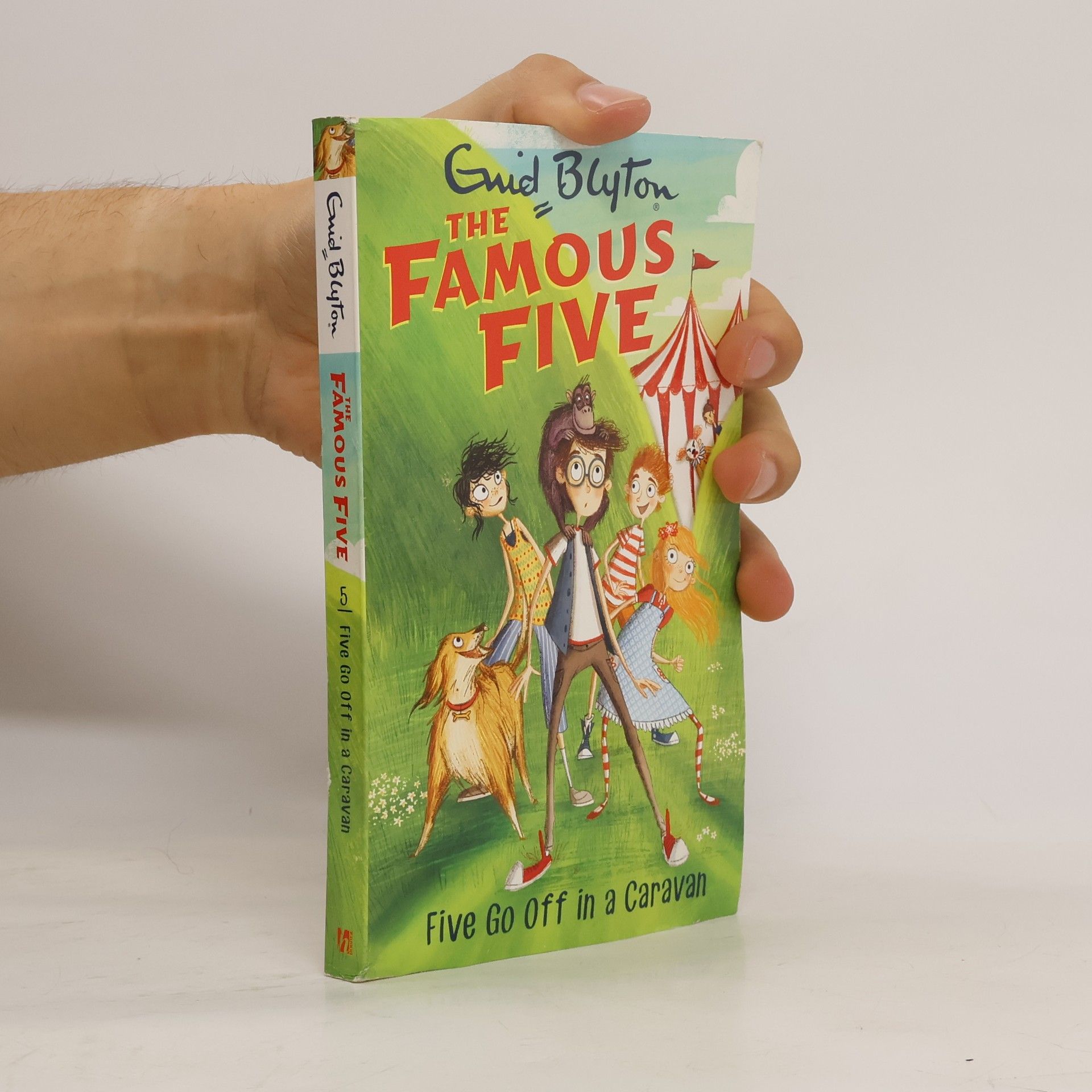 Enid Blyton The Famous Five: Five Go Off in a Caravan