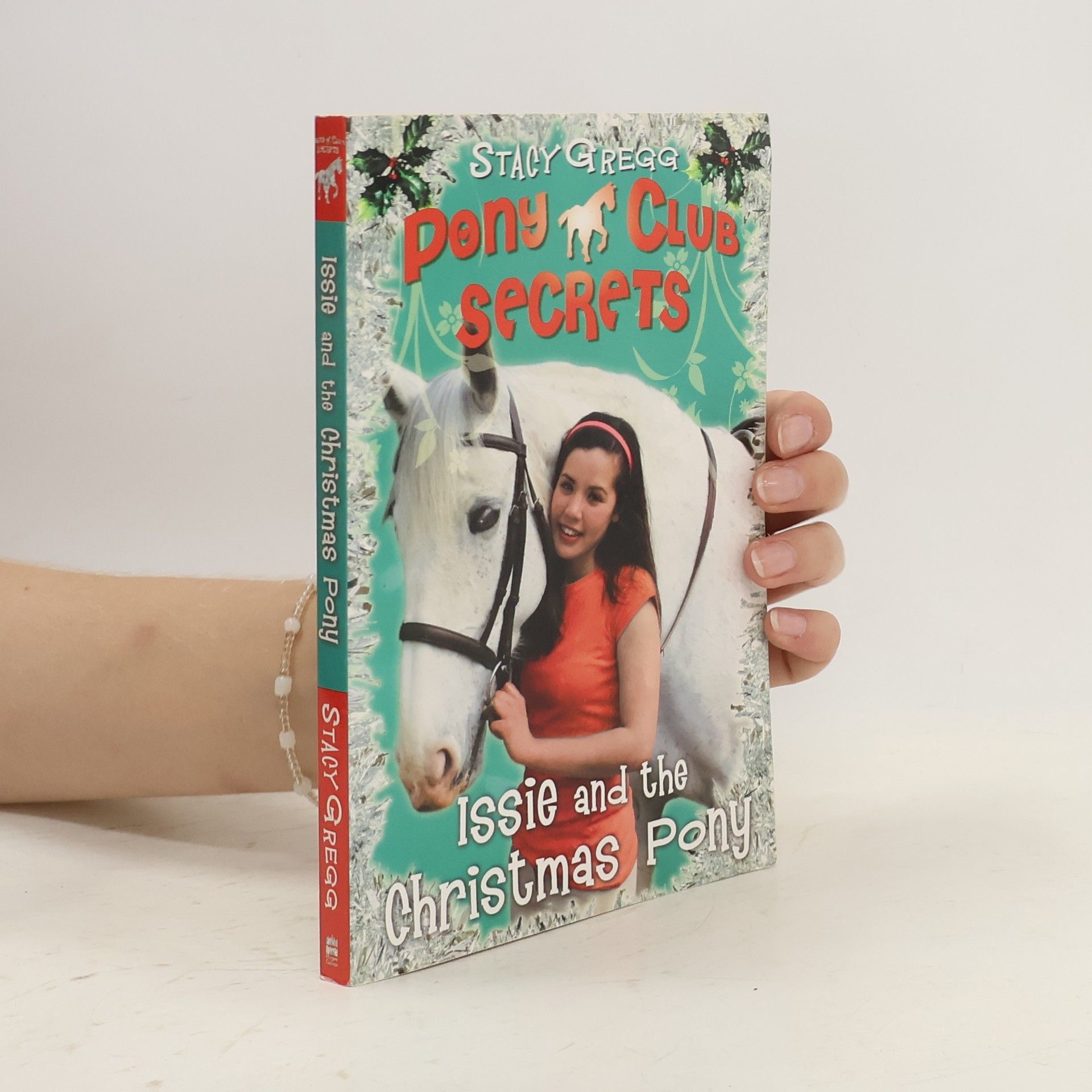 Stacy Gregg Issie and the Christmas Pony