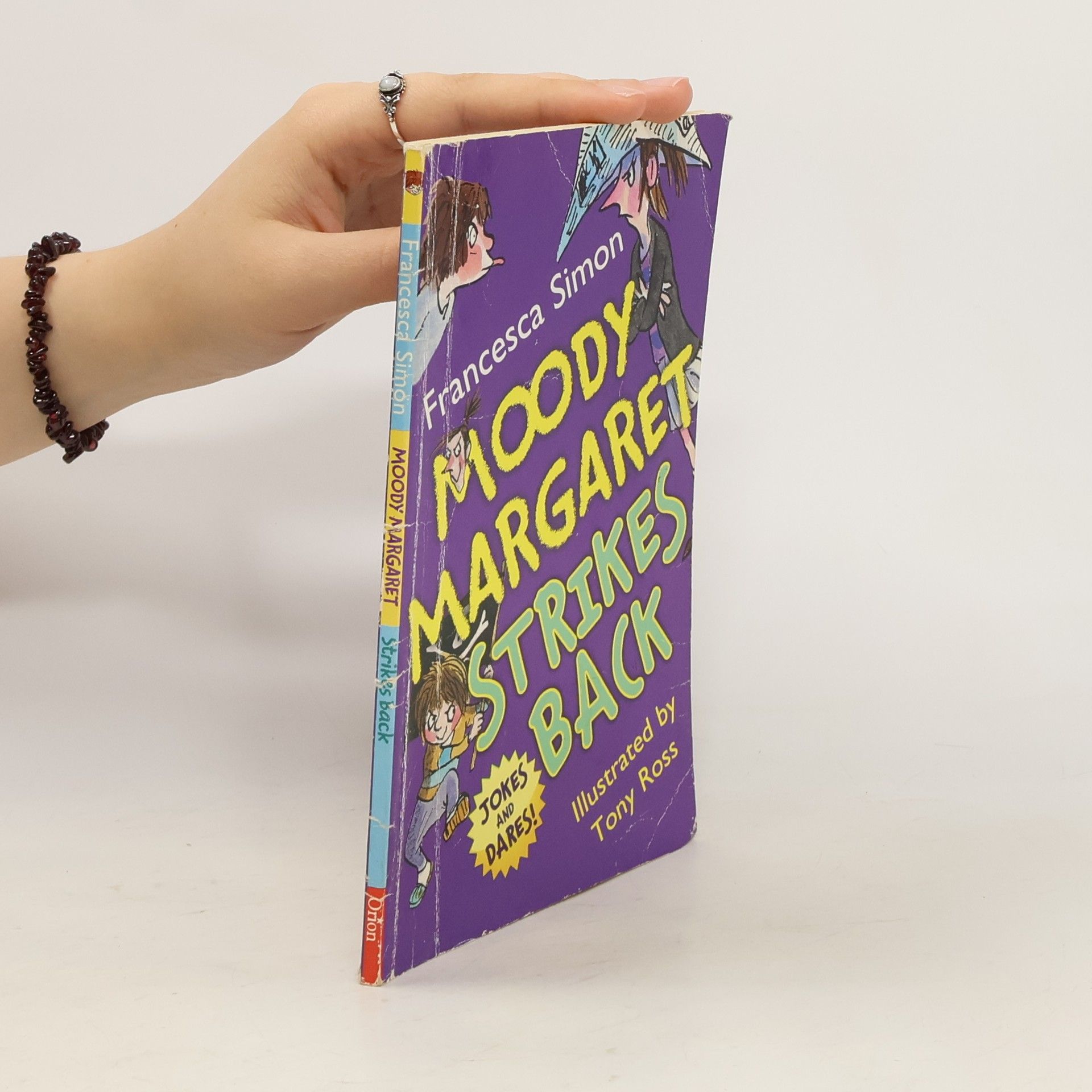 Francesca Simon Moody Margaret Strikes Back