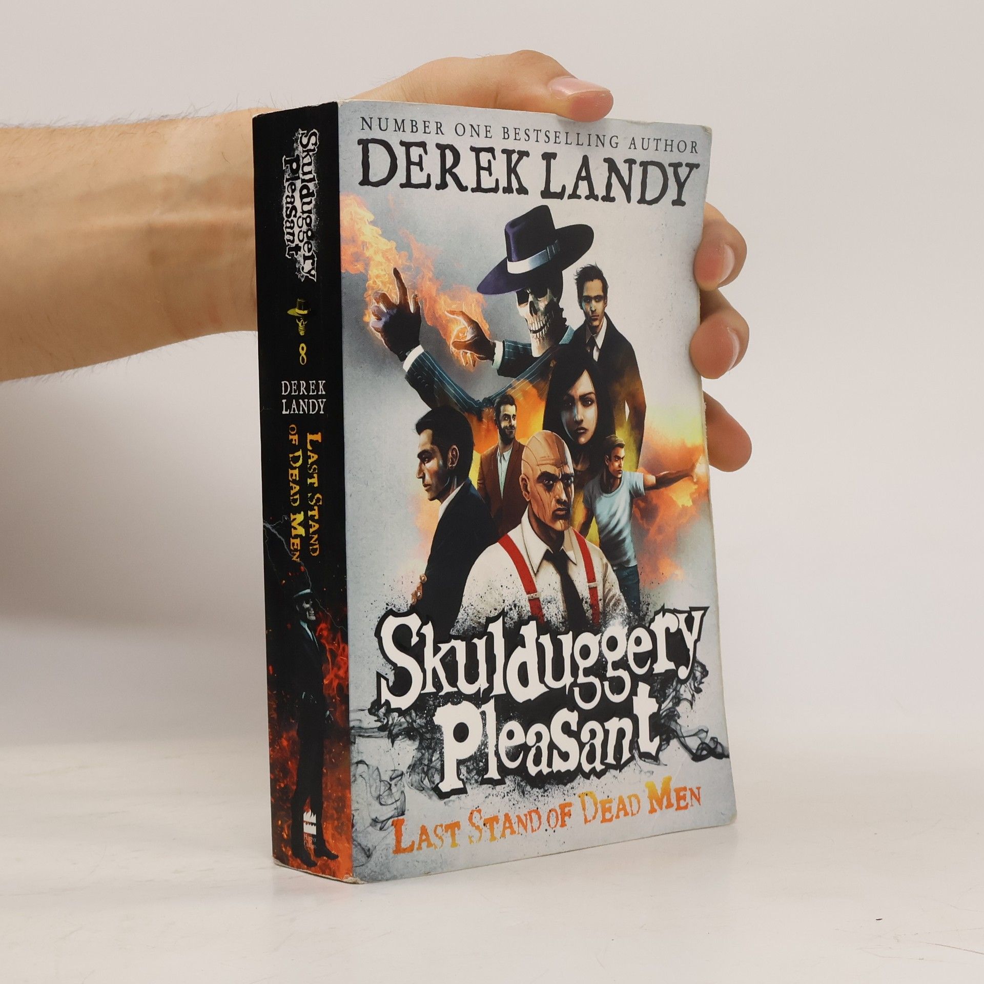 Derek Landy Skulduggery Pleasant 8: Last Stand of Dead Men
