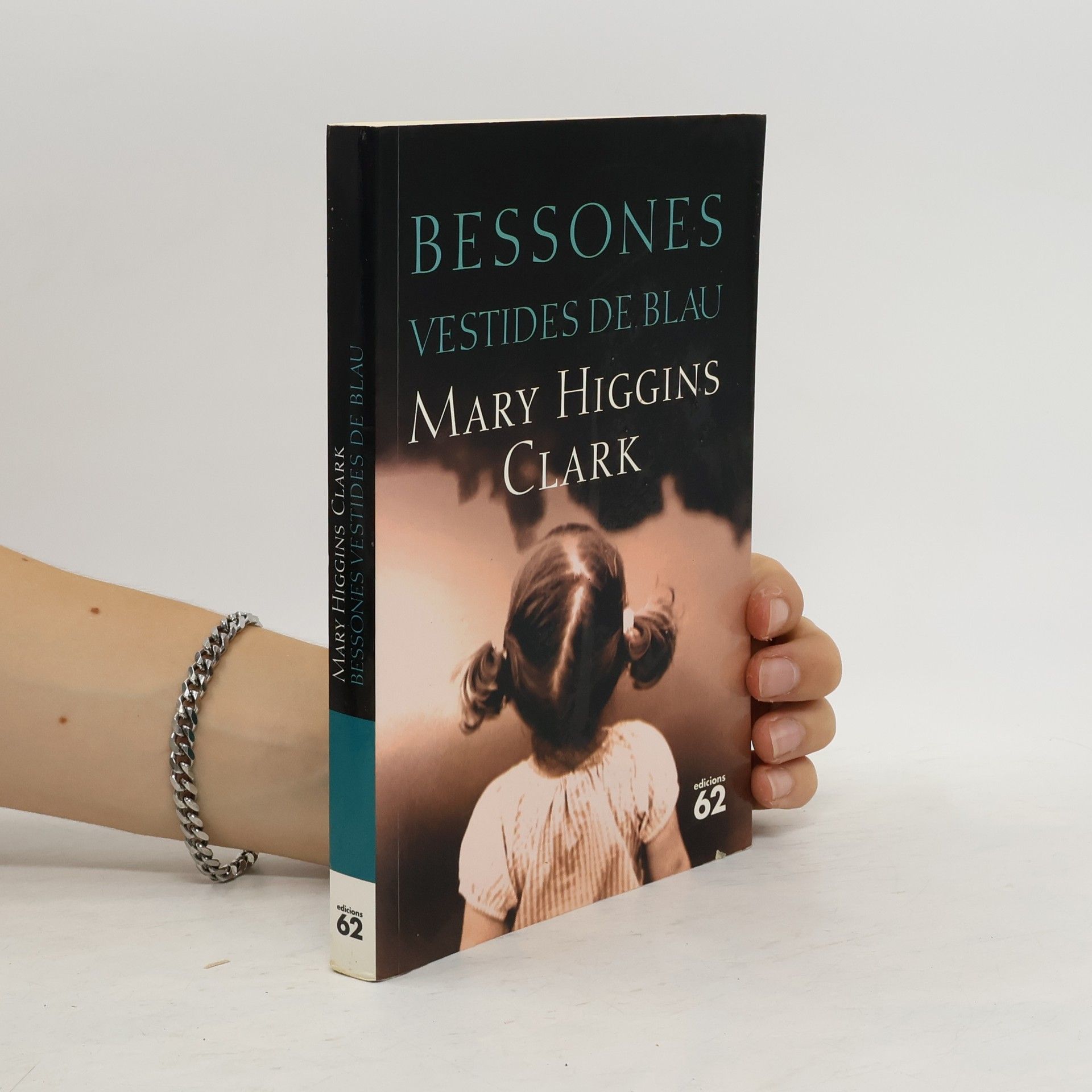 Mary Higgins Clark Bessones vestides de blau