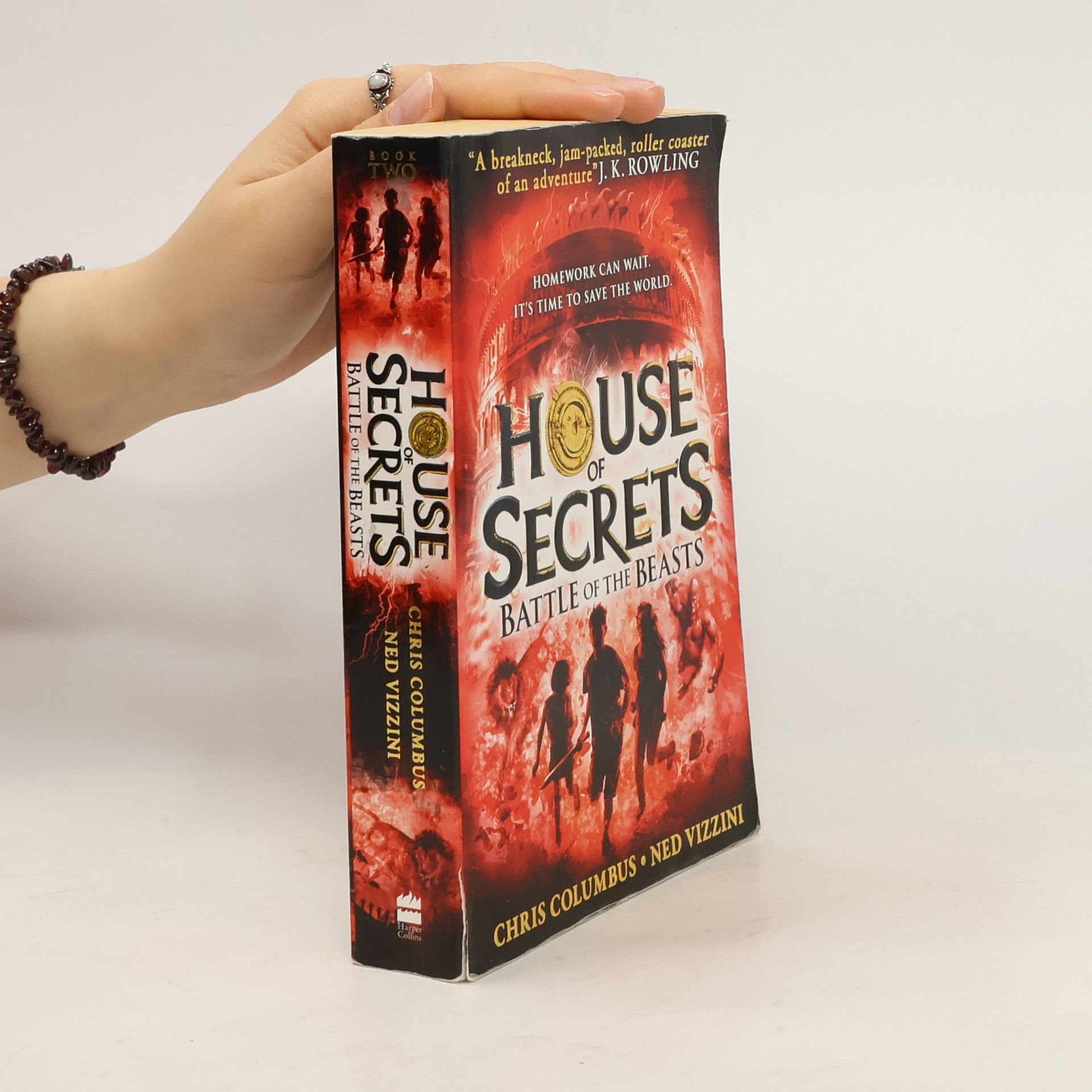Chris Columbus House of Secrets - Battle of the Beasts. House of Secrets - Im Bann des dunklen Buches, englische Ausgabe