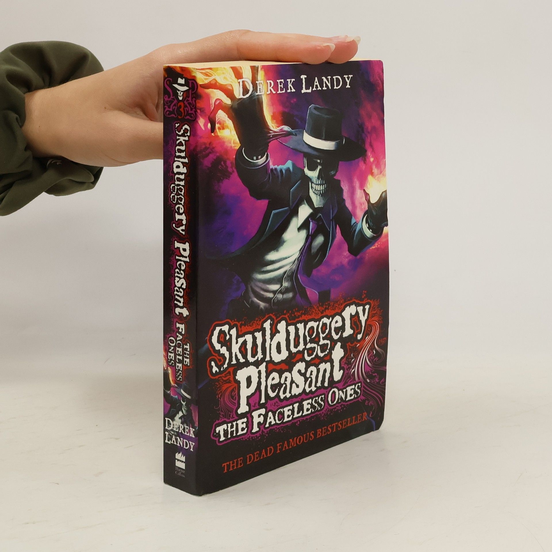 Derek Landy Skulduggery Pleasant: The Faceless Ones