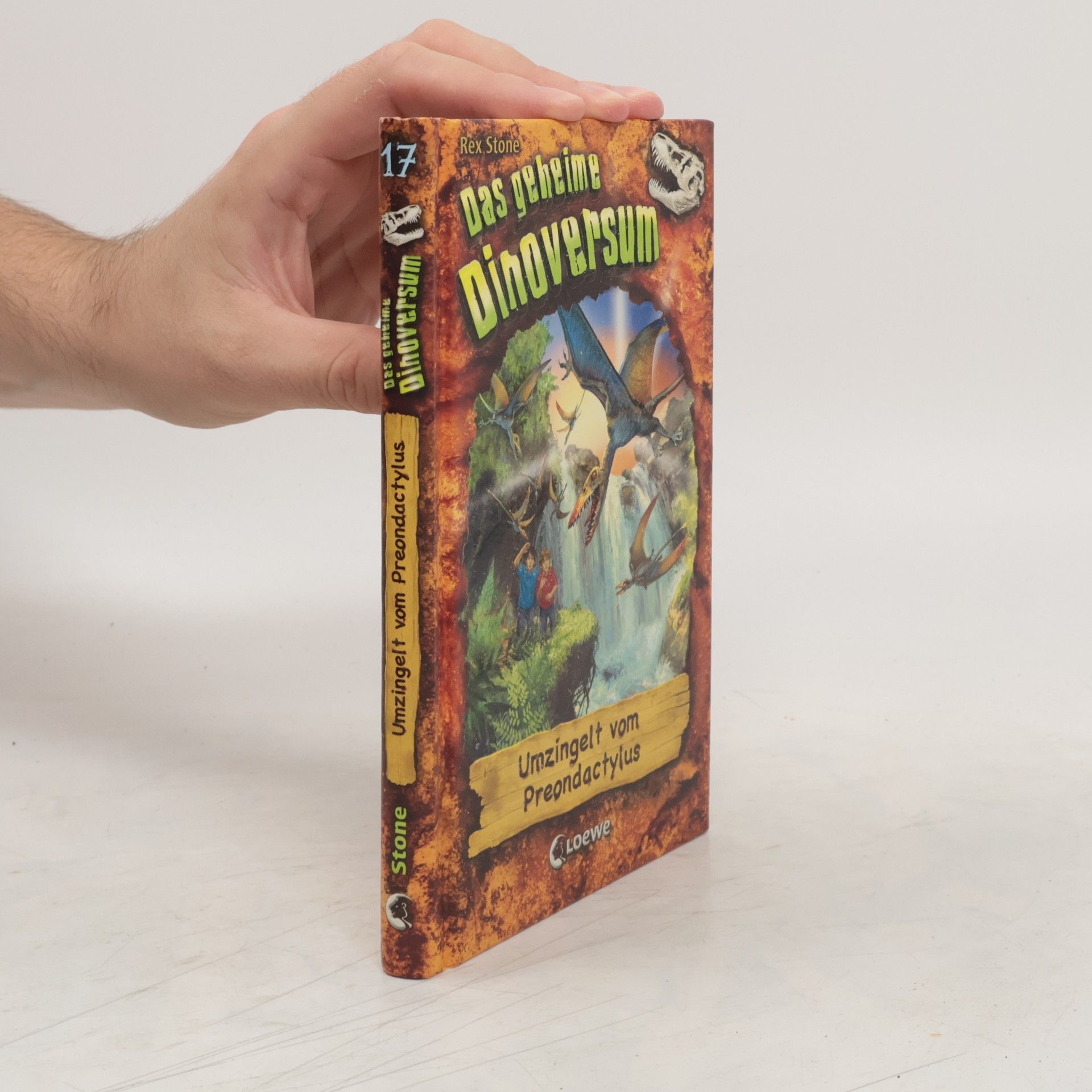 Hayley Daze Umzingelt vom Preondactylus